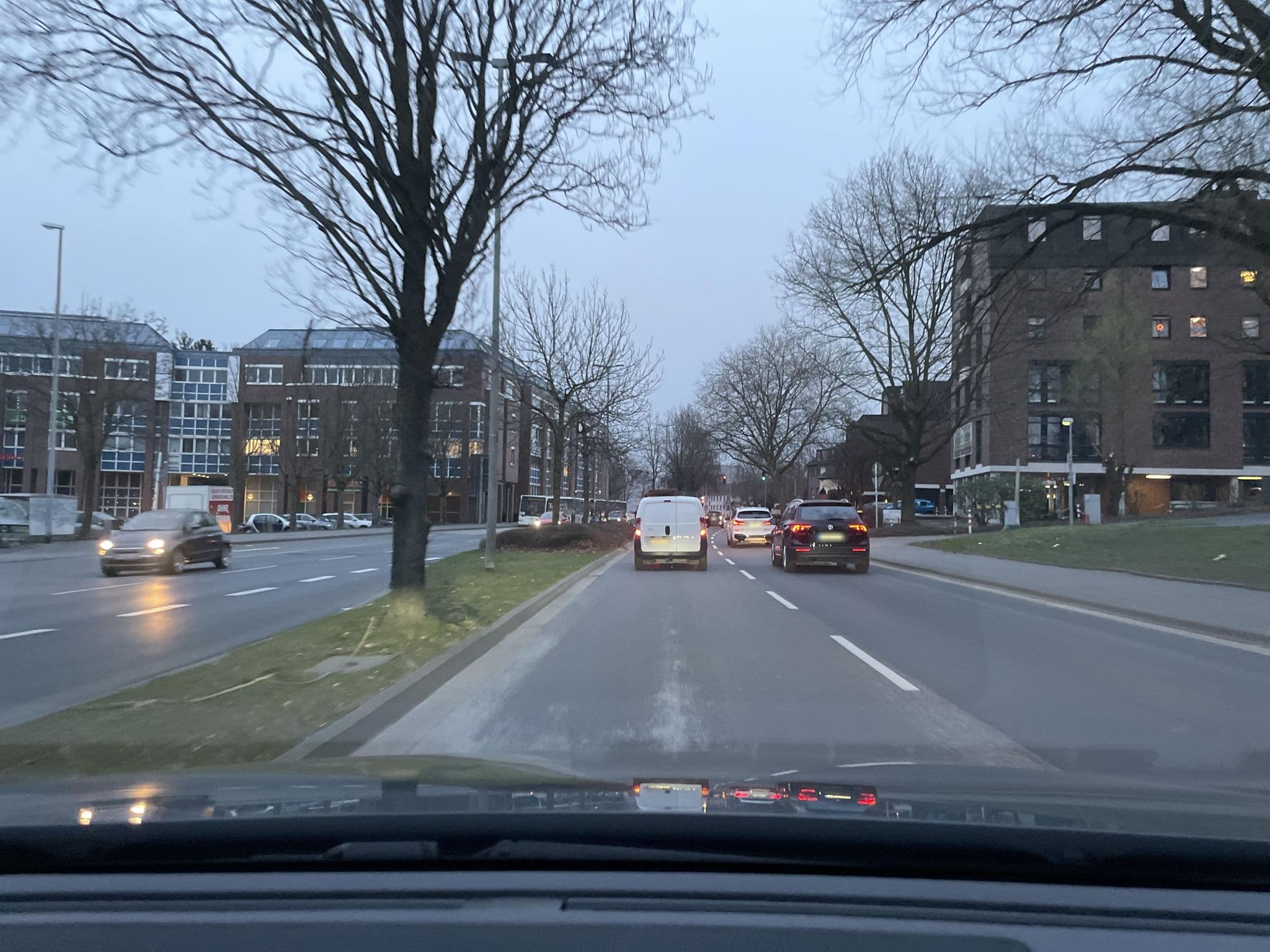Street view near Holiday Inn, Mönchengladbach — © endradon (CC BY-SA · Mapillary)