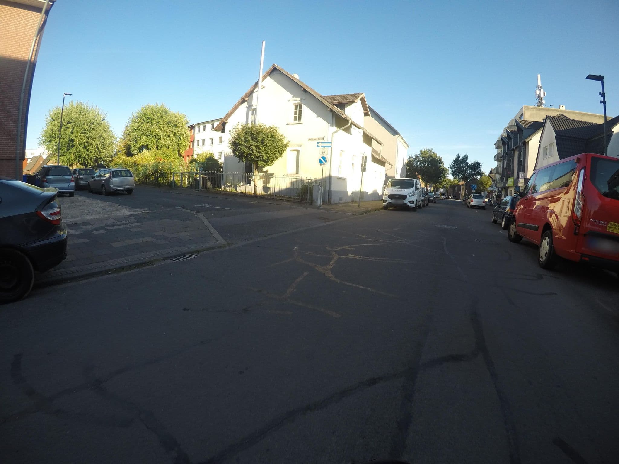 Street view near Hotel Bndeskegelbahn, Kerpen — © mfa (CC BY-SA · Mapillary)