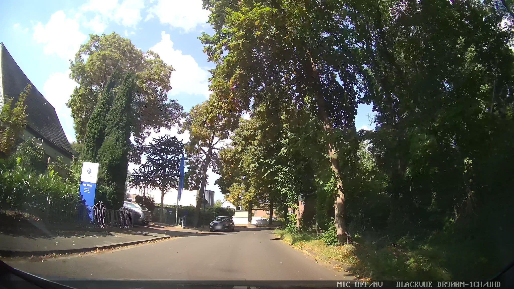 Street view near SchloßGymnich Erleben&GeniessenGmbH, Türnich — © chuck (CC BY-SA · Mapillary)