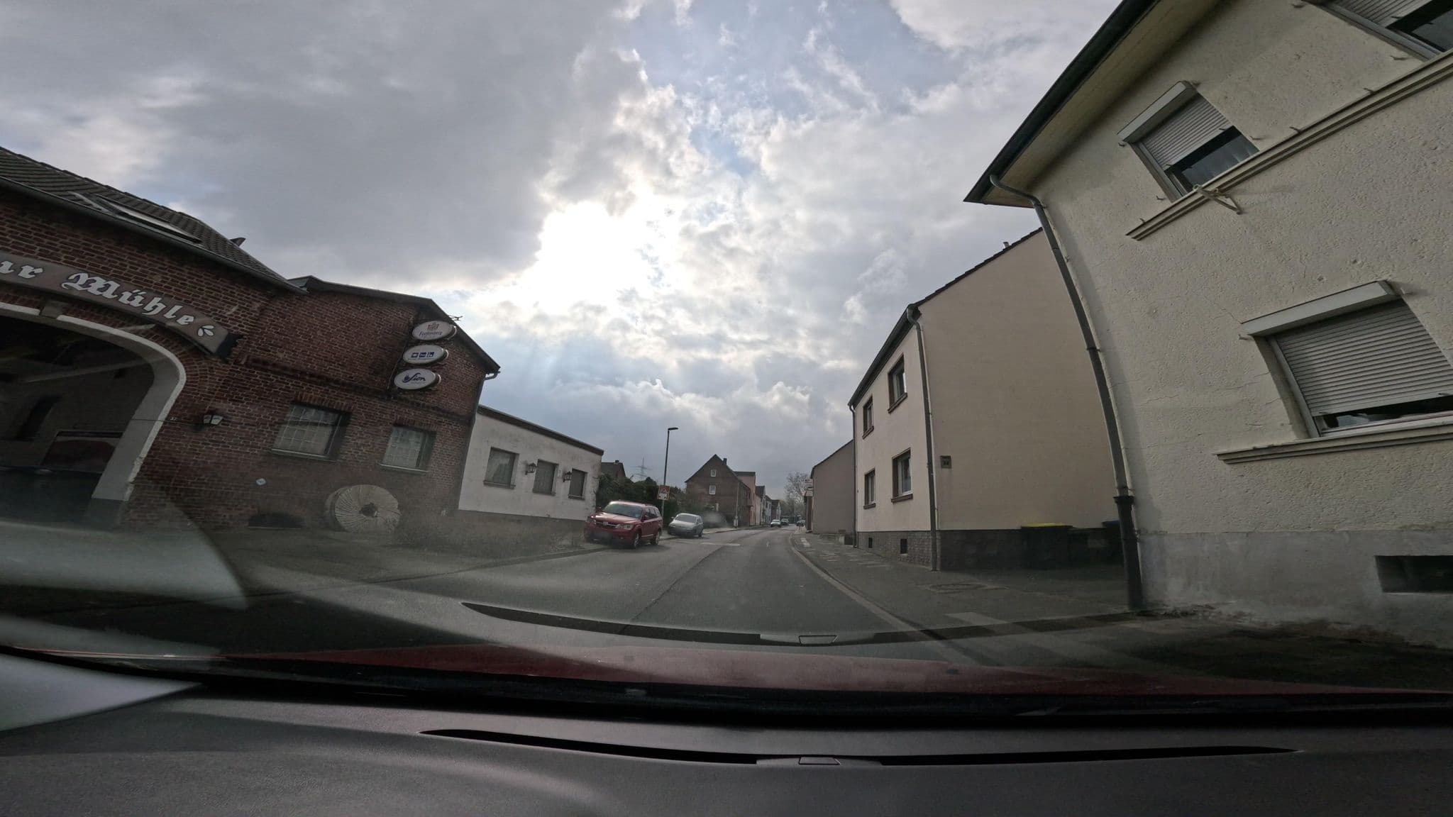 Street view near Zur Mühle Hotel Restaurant GmbH, Bergheim — © hirschkauz (CC BY-SA · Mapillary)