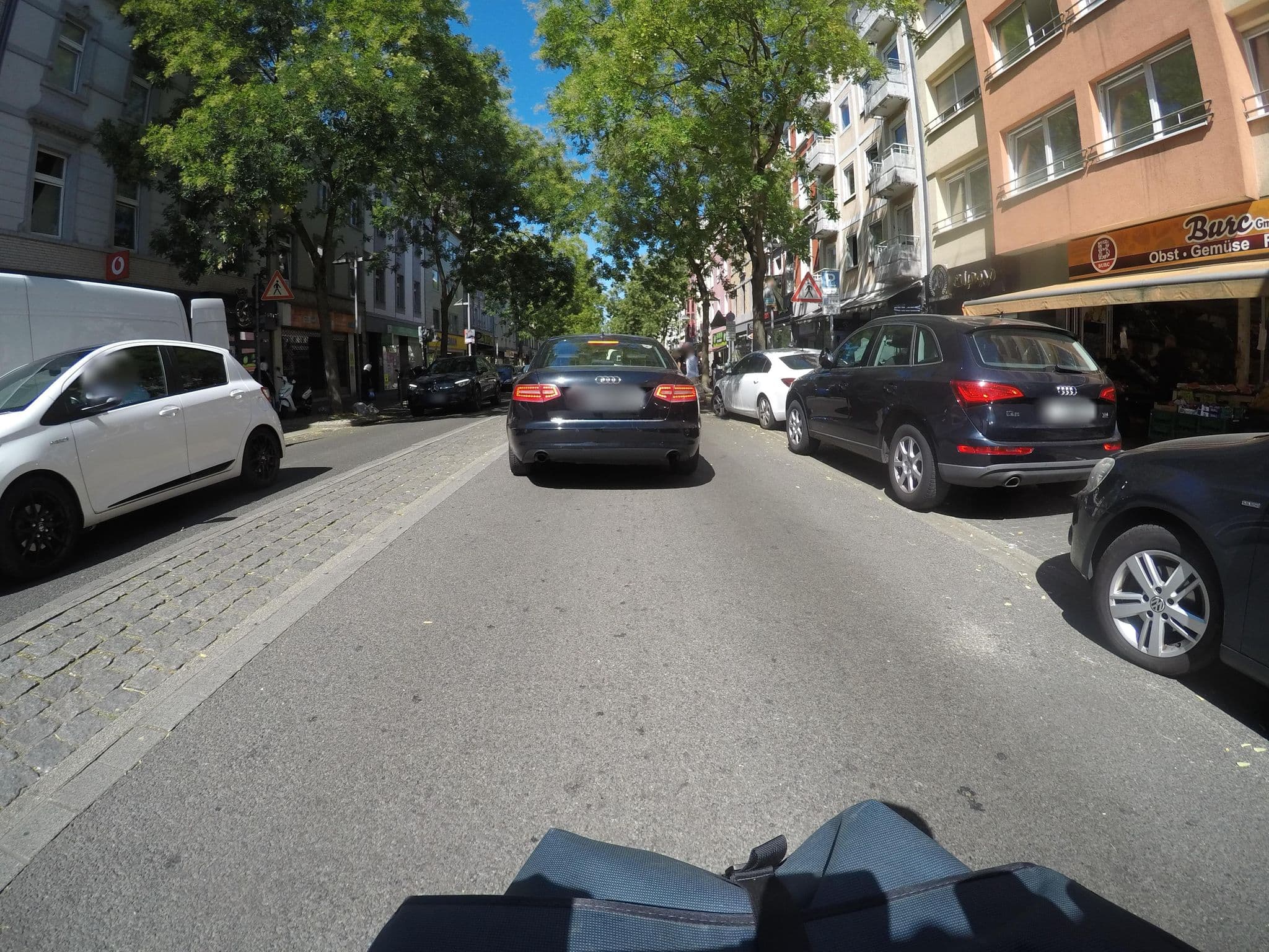 Street view near Appartement Mana, Düsseldorf — © mfa (CC BY-SA · Mapillary)
