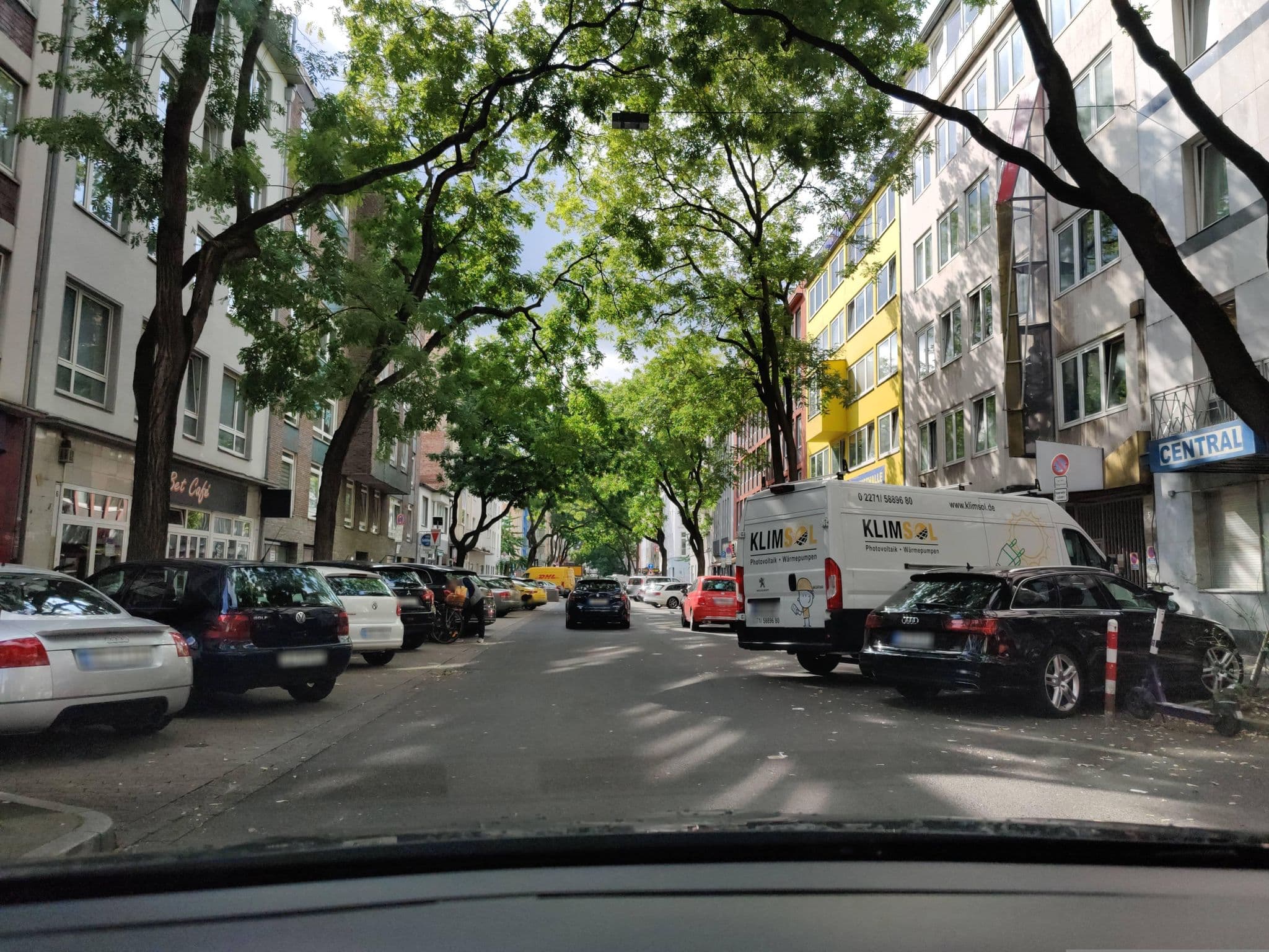 Street view near Domo Mondial, Düsseldorf — © littlefool (CC BY-SA · Mapillary)