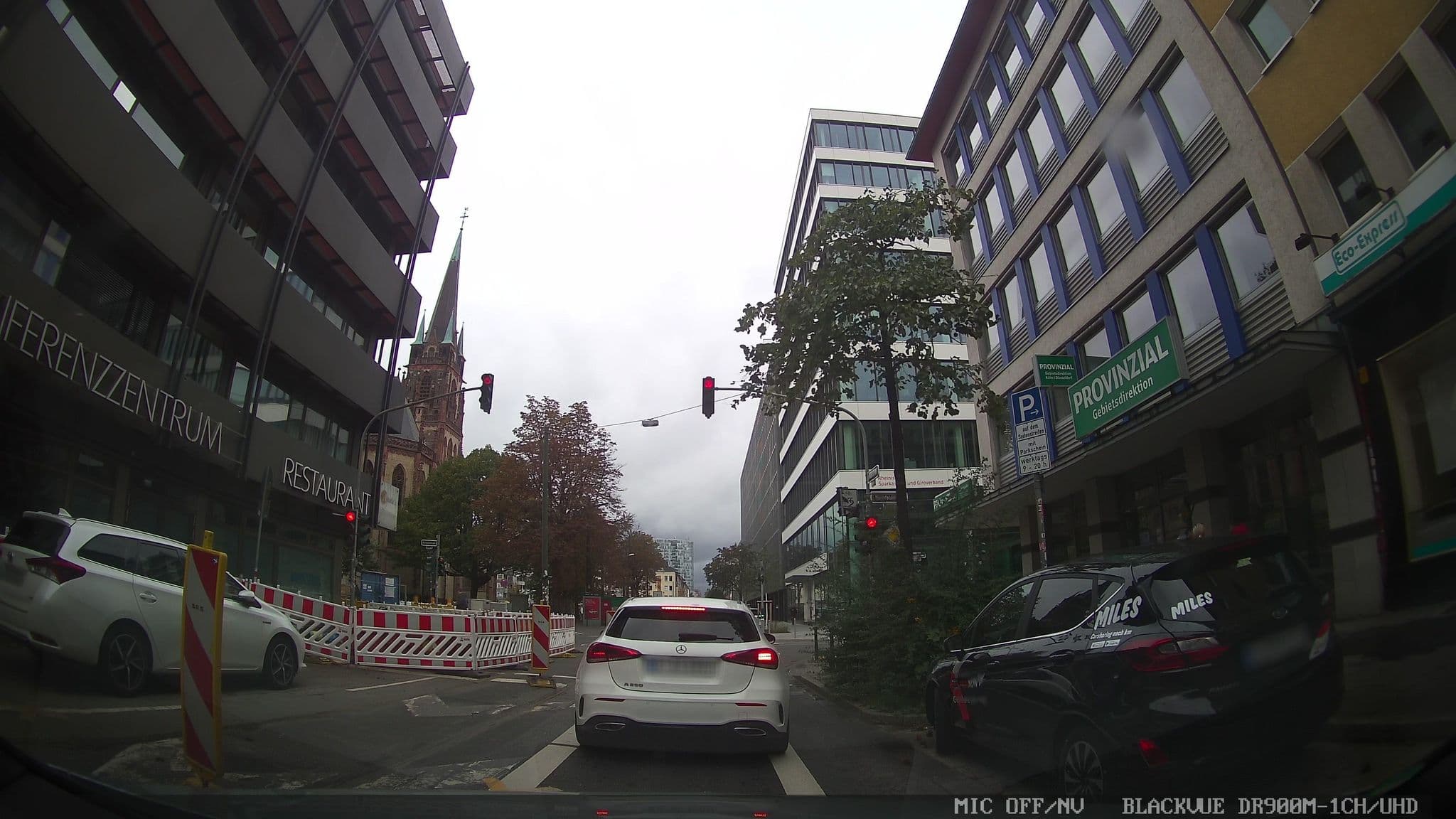 Street view near Hotel Kürten, Düsseldorf — © chuck (CC BY-SA · Mapillary)