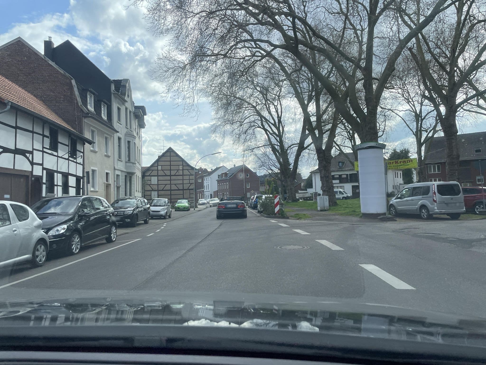 Street view near Hotel Andre, Mönchengladbach — © endradon (CC BY-SA · Mapillary)