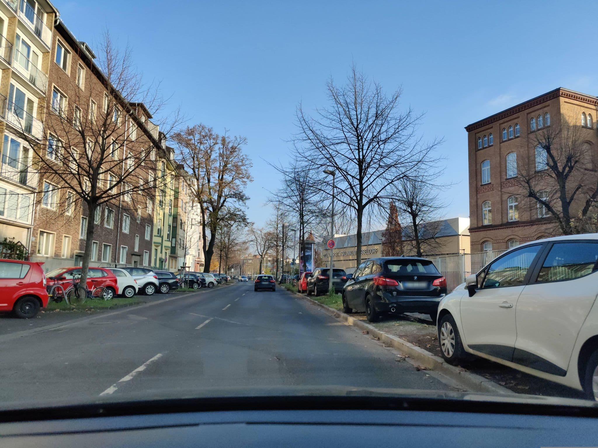 Street view near Hotel an der Uni, Wersten — © littlefool (CC BY-SA · Mapillary)