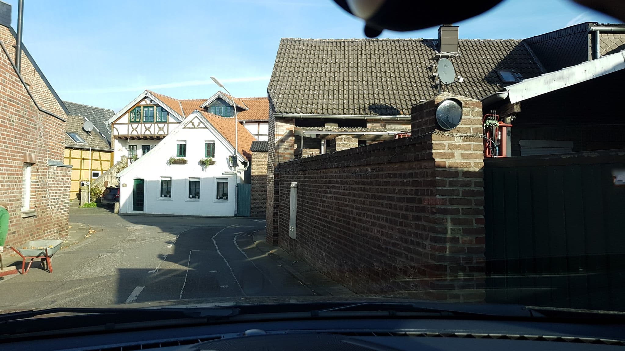 Street view near Nikolauskloster, Neubrück — © bigpapa2908 (CC BY-SA · Mapillary)