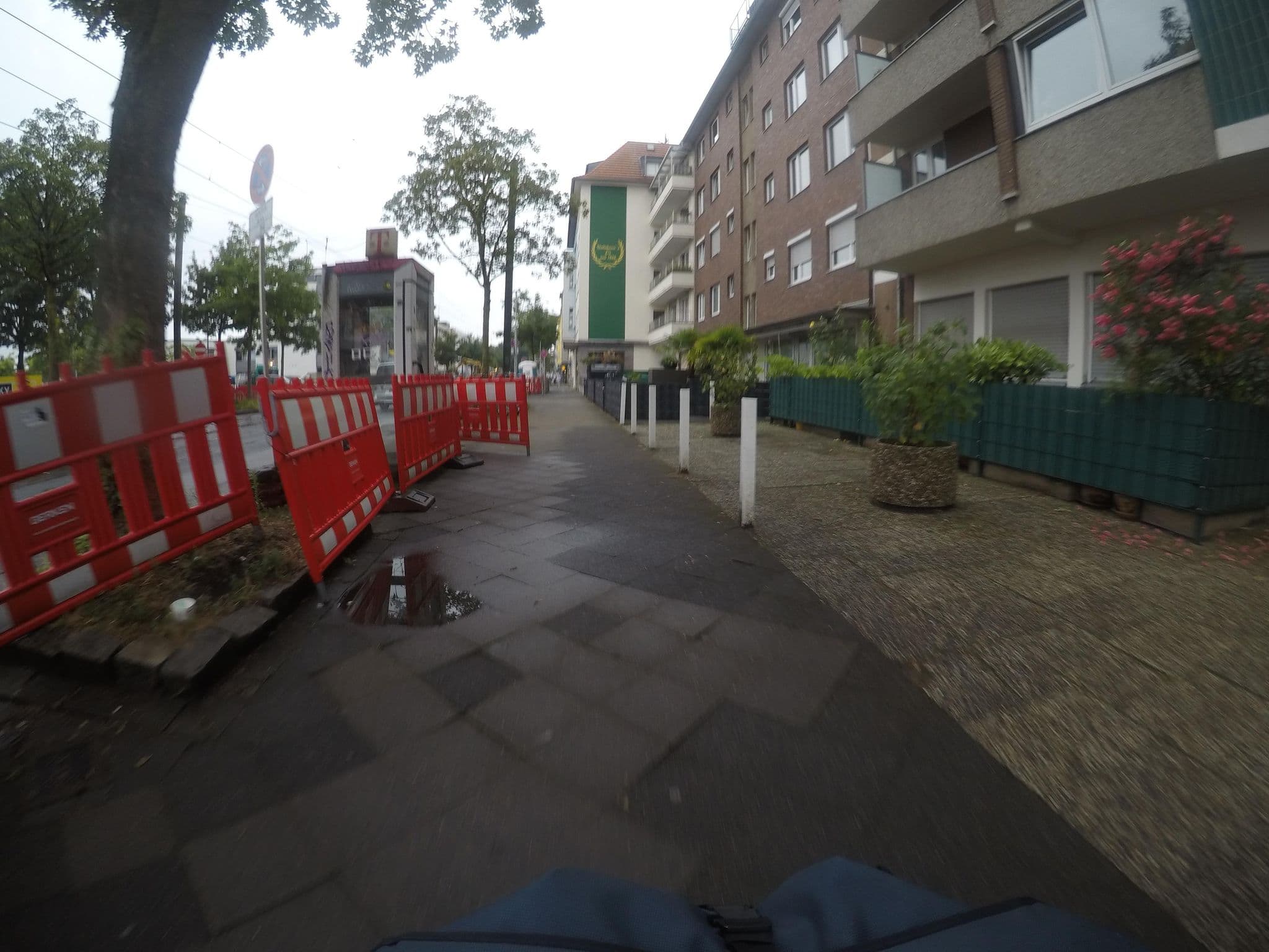 Street view near Apartment Flehe, Düsseldorf — © mfa (CC BY-SA · Mapillary)