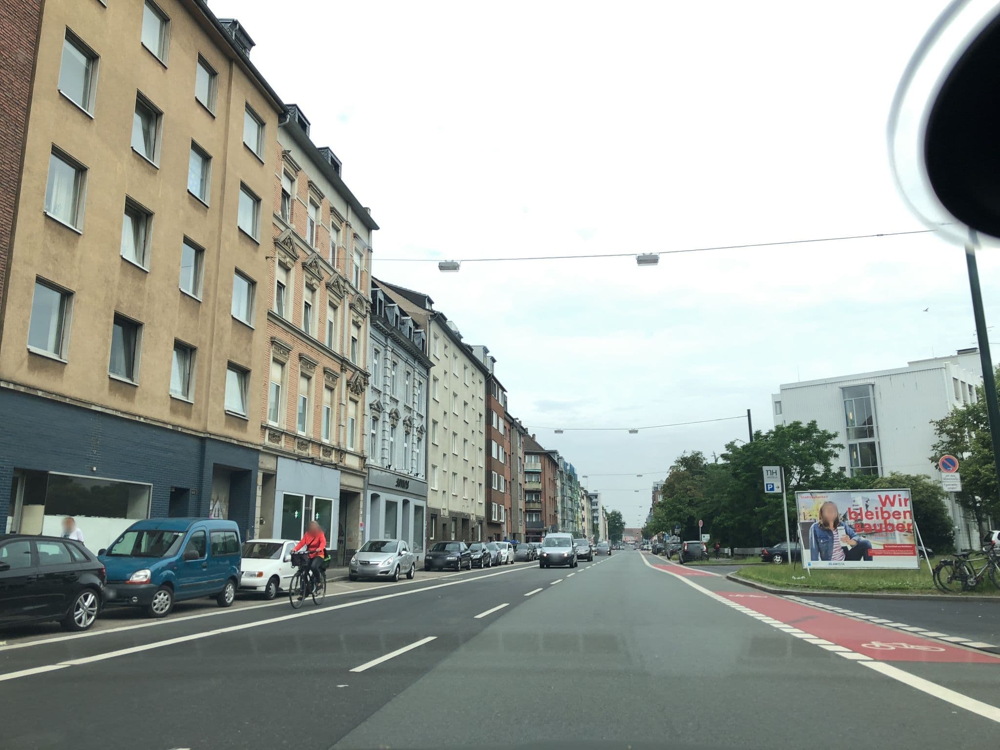 Street view near Astron Hotel Düsseldorf City Mas Hotelbetriebs GmbH, Düsseldorf — © multimaze (CC BY-SA · Mapillary)