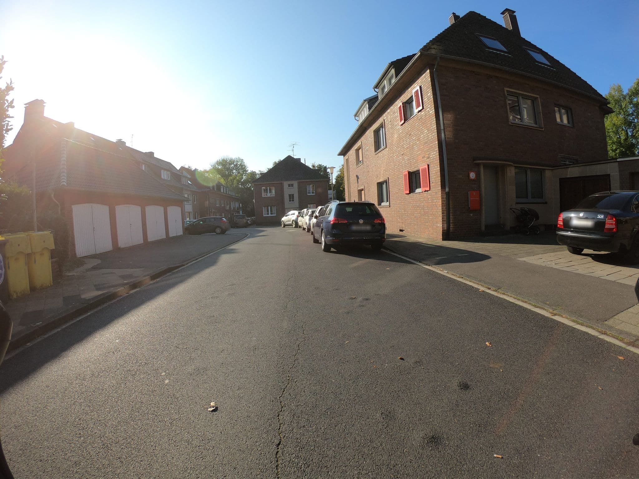 Street view near Hotel-Pension-Haus Simrock, Neuss — © cky (CC BY-SA · Mapillary)