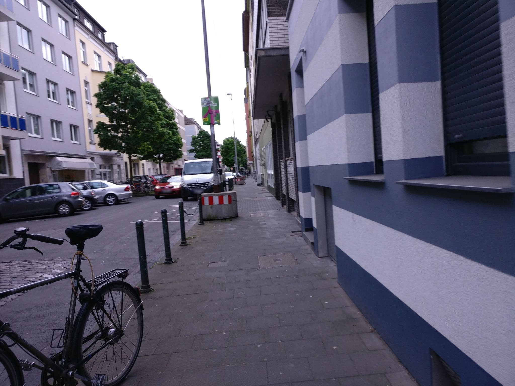 Street view near Hotel Astoria, Düsseldorf — © bobdd (CC BY-SA · Mapillary)