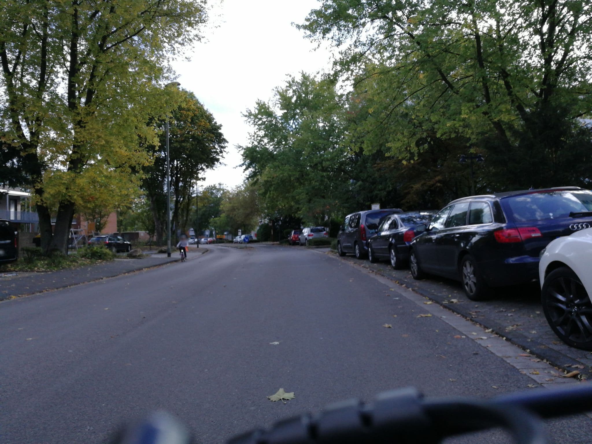 Street view near Mc Zimmervermietung GmbH, Neuss — © jenz (CC BY-SA · Mapillary)