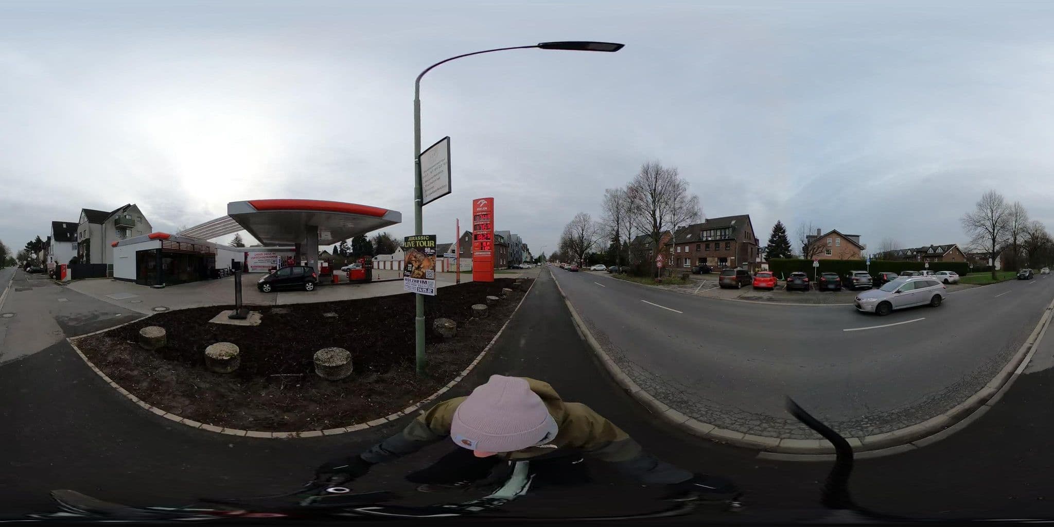 Street view near Gabriele Eggert Airbnb, Neuss — © VIA_DT (CC BY-SA · Mapillary)