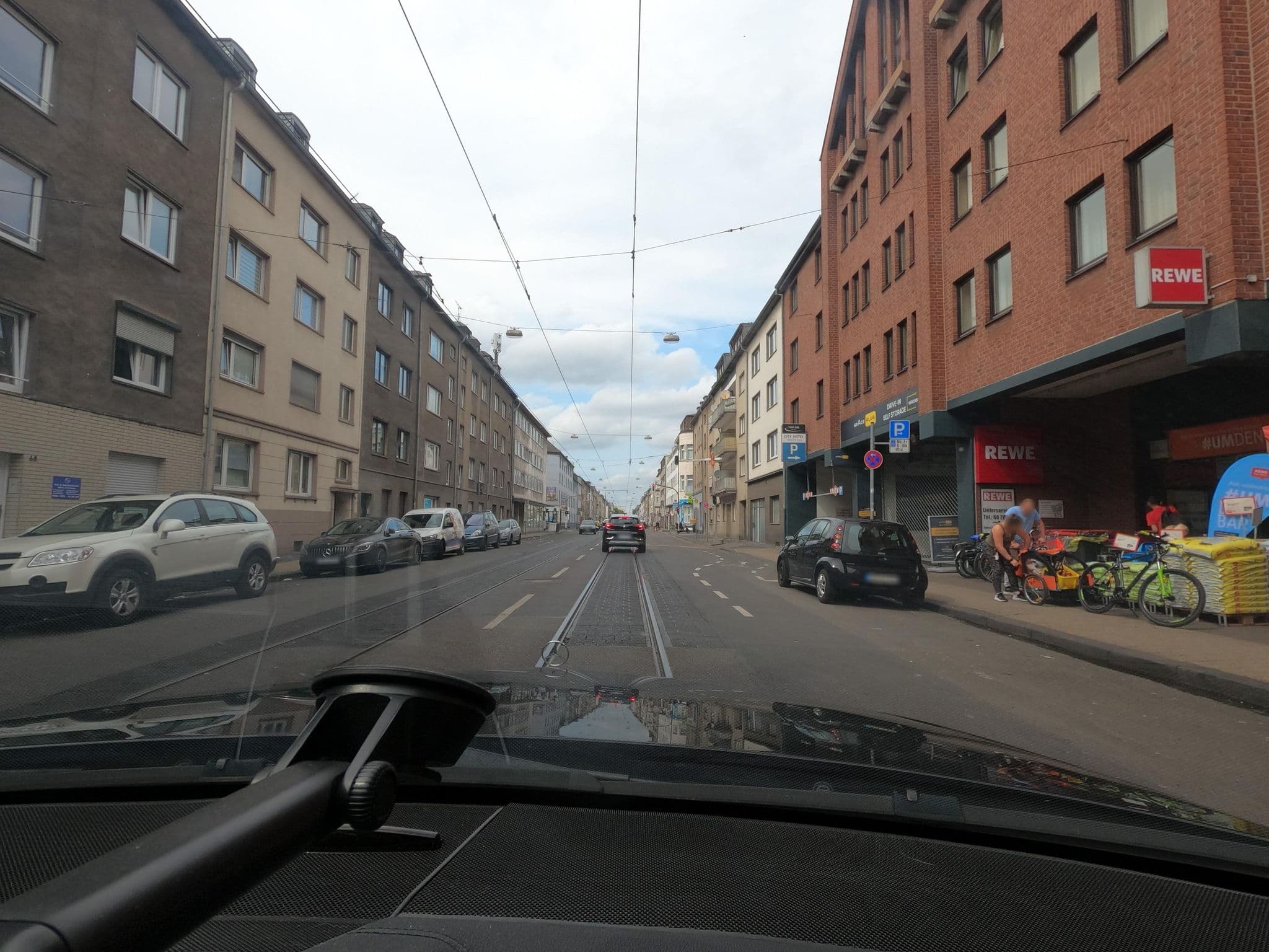 Street view near Trip Inn Hotel Krefeld, Krefeld — © saschahaberkorn (CC BY-SA · Mapillary)
