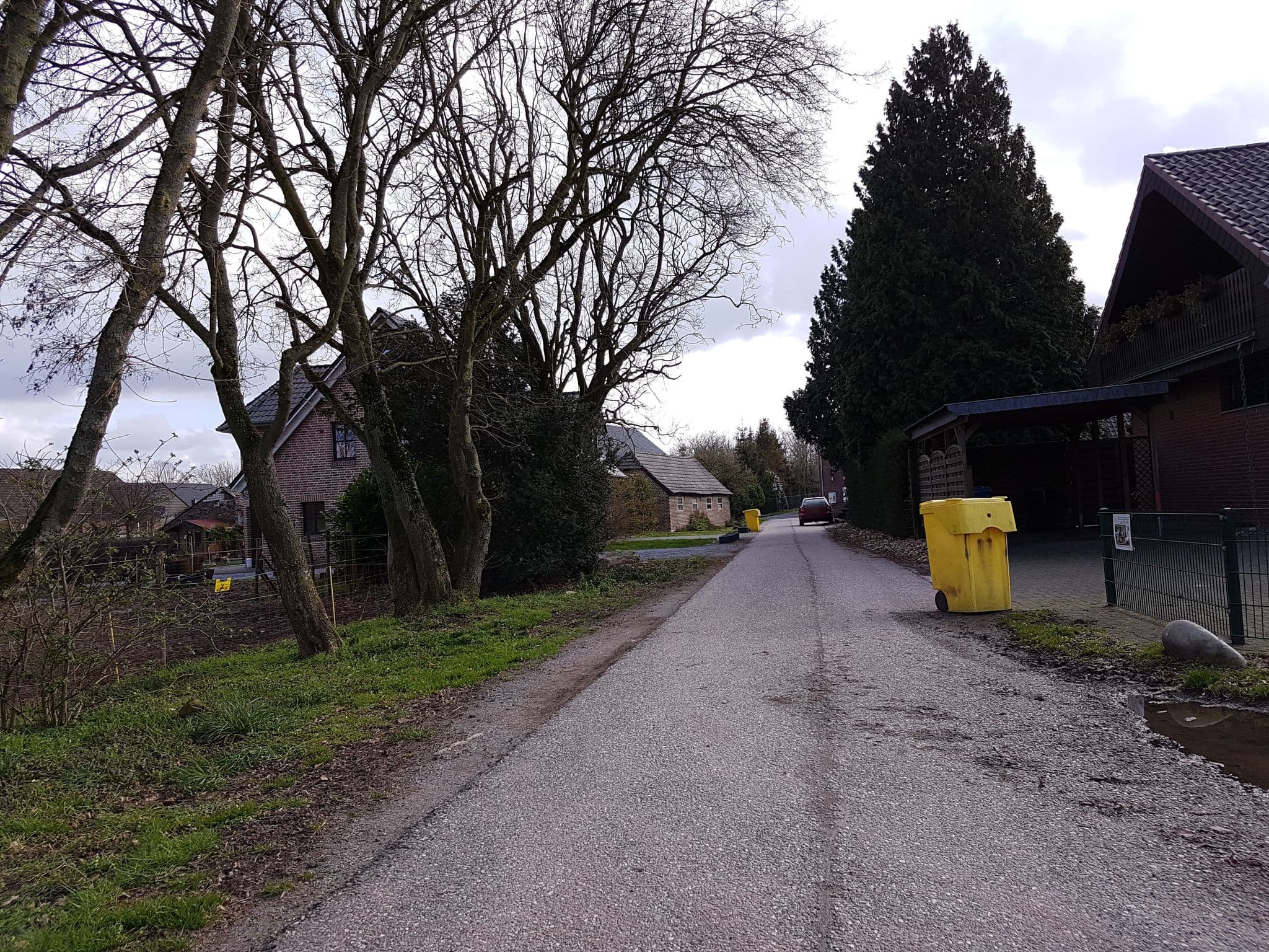 Street view near Ferienwohnung Hase und Igel, Brüggen — © gboellertz (CC BY-SA · Mapillary)