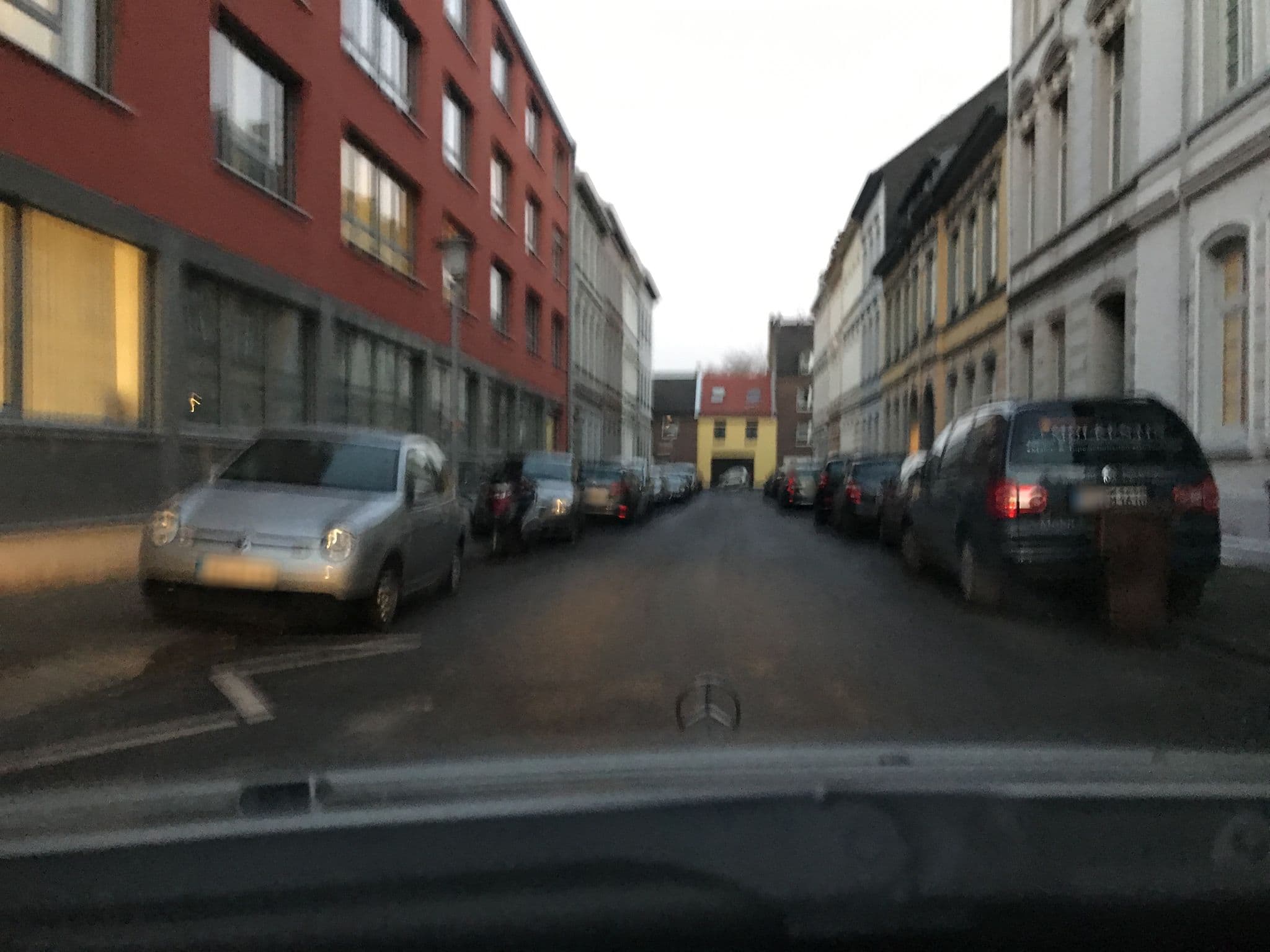 Street view near Schindel Apartments - möblierte Apartments, Krefeld — © saschahaberkorn (CC BY-SA · Mapillary)