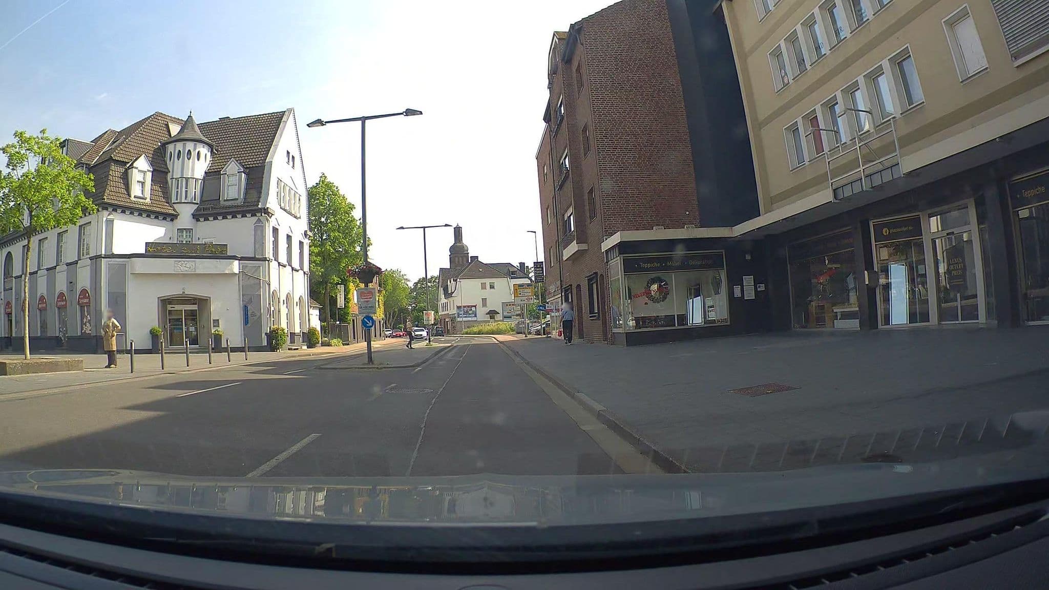 Street view near Hotel Zur Post, Kamp-Lintfort — © poxonline (CC BY-SA · Mapillary)