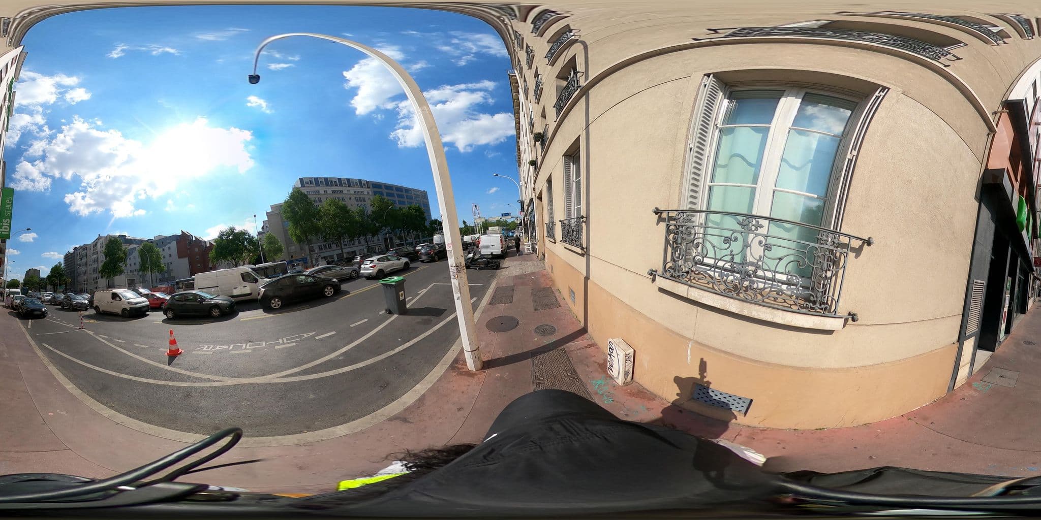 Street view near Ibis Styles Paris-Porte d'Orléans, Montrouge — © noemiereichardt (CC BY-SA · Mapillary)
