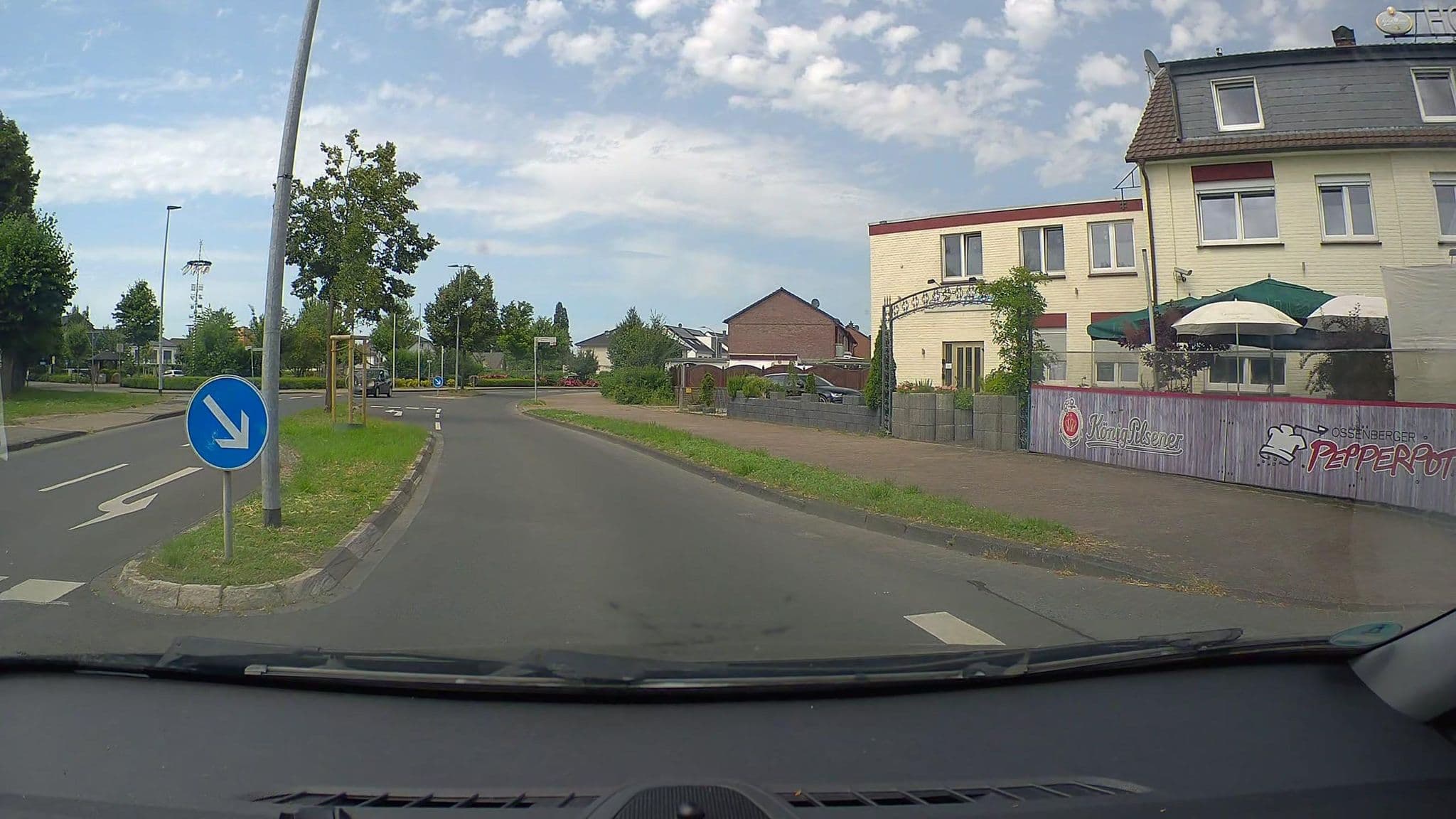 Street view near Hotel Zum Deich, Rheinberg — © poxonline (CC BY-SA · Mapillary)