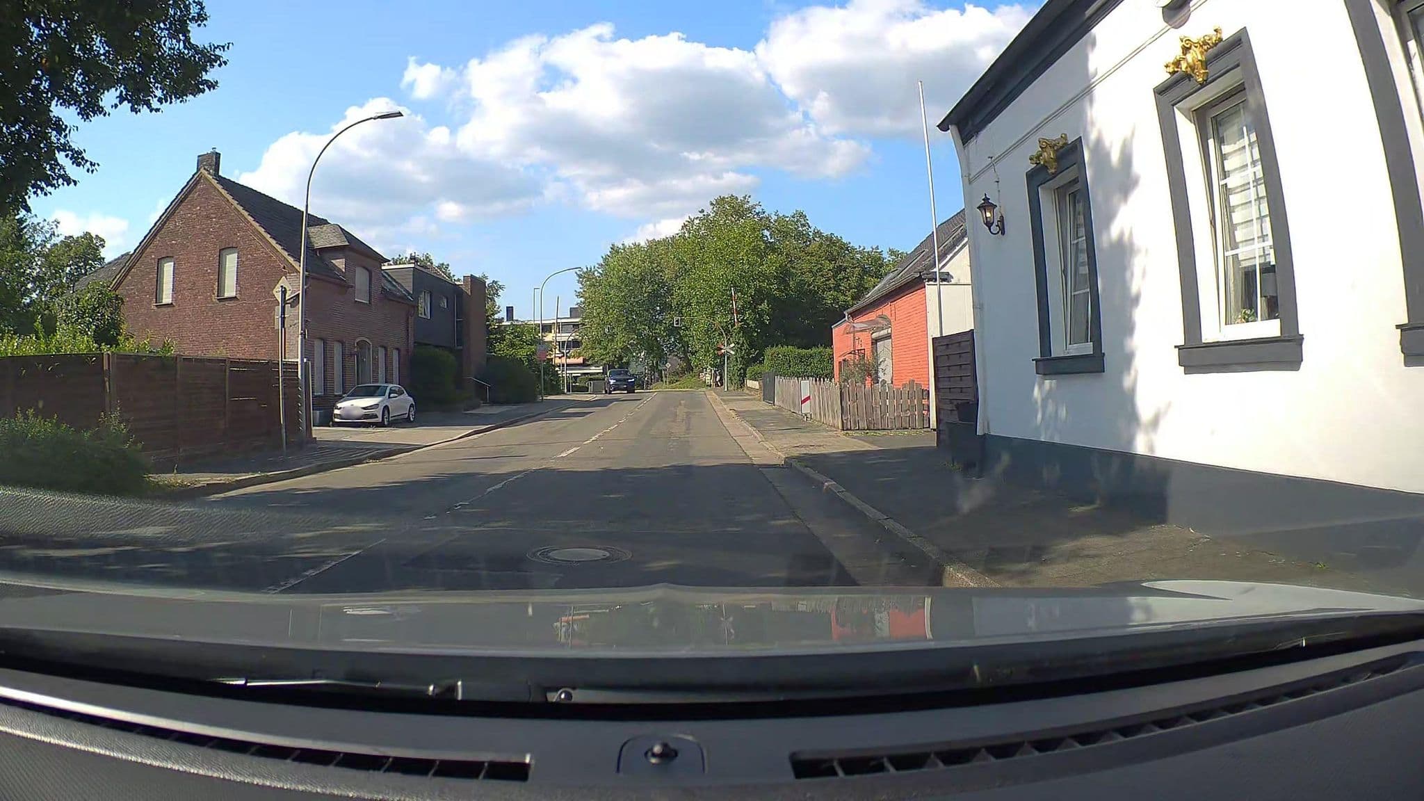 Street view near Landhaus Vluyner Stuben Inh. Werner und Monika Venohr, Neukirchen-Vluyn — © poxonline (CC BY-SA · Mapillary)