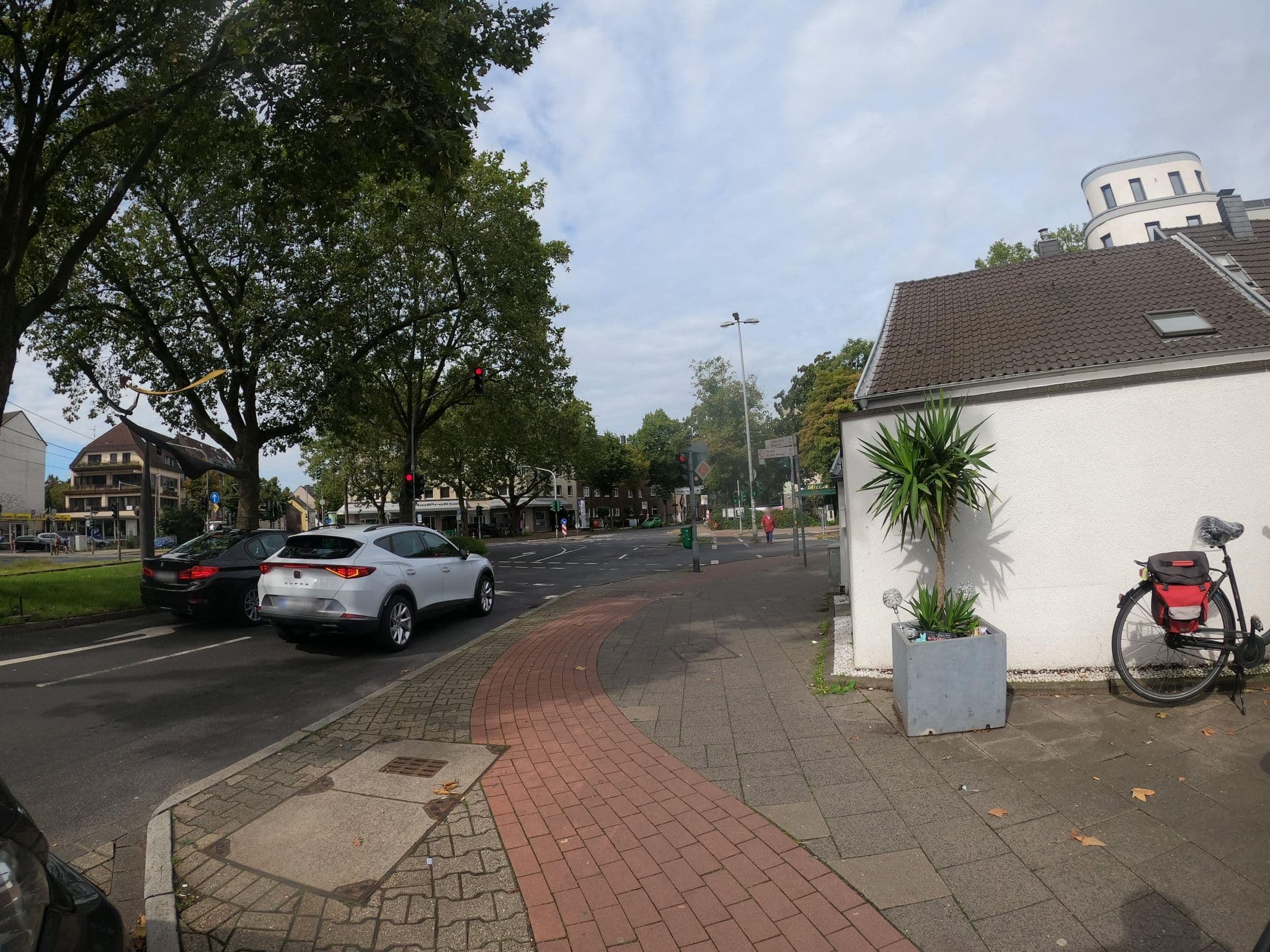 Street view near Atlanta International Dampfmuehle Hotel Dusseldorf, Meerbusch — © VIA_KK (CC BY-SA · Mapillary)