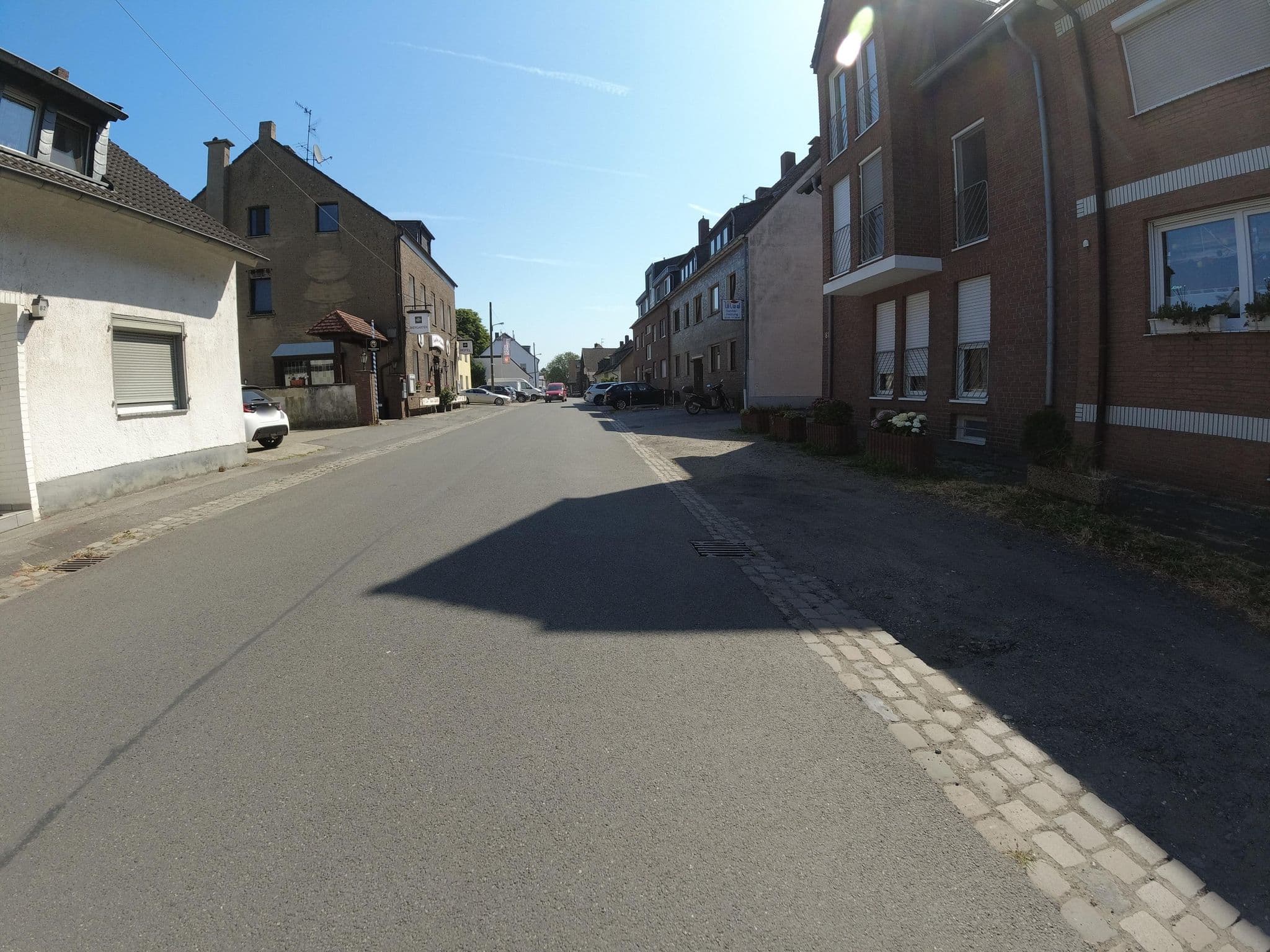 Street view near Hoterl-Restaurant Schenke, Linn — © ralrei (CC BY-SA · Mapillary)