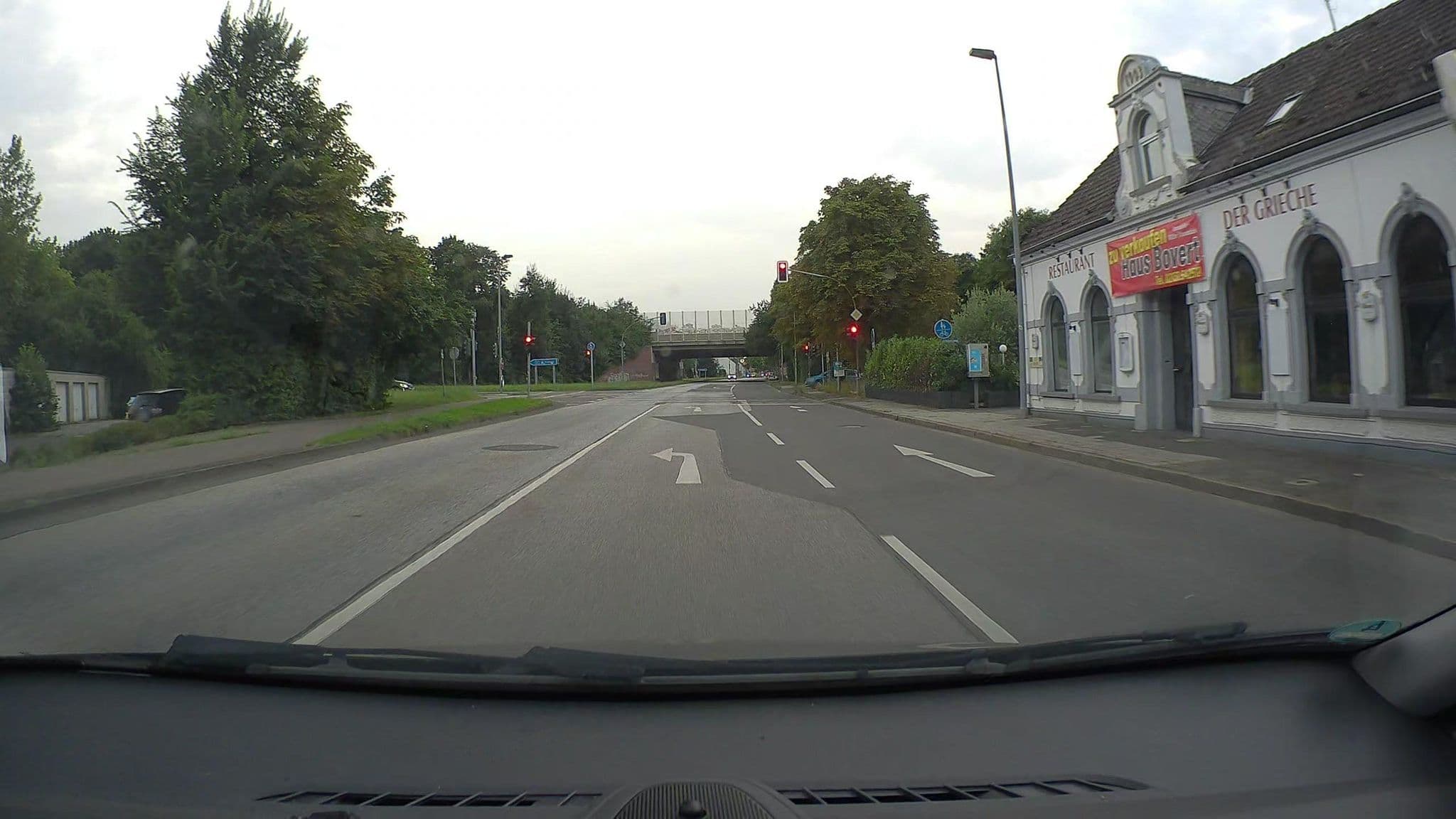 Street view near Haus Bovert - Der Grieche, Meerbusch — © poxonline (CC BY-SA · Mapillary)