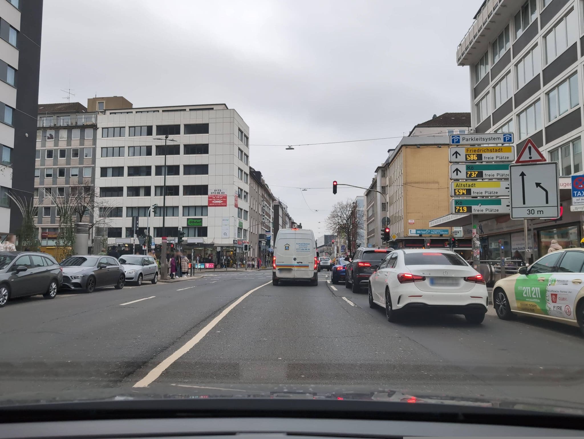 Street view near Moxy Duesseldorf City, Düsseldorf — © littlefool (CC BY-SA · Mapillary)