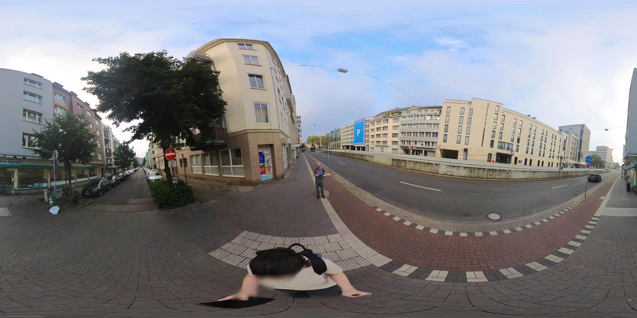 Street view near Hotel Terminus, Düsseldorf-Pempelfort — © Hambo (CC BY-SA · Mapillary)