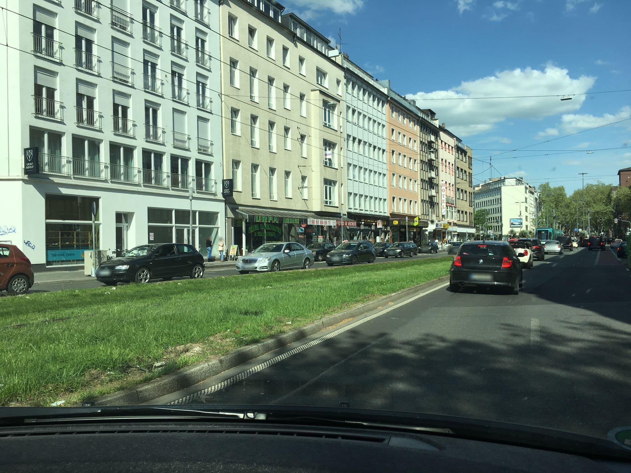 Street view near MWZ 24 GmbH, Düsseldorf — © noel (CC BY-SA · Mapillary)
