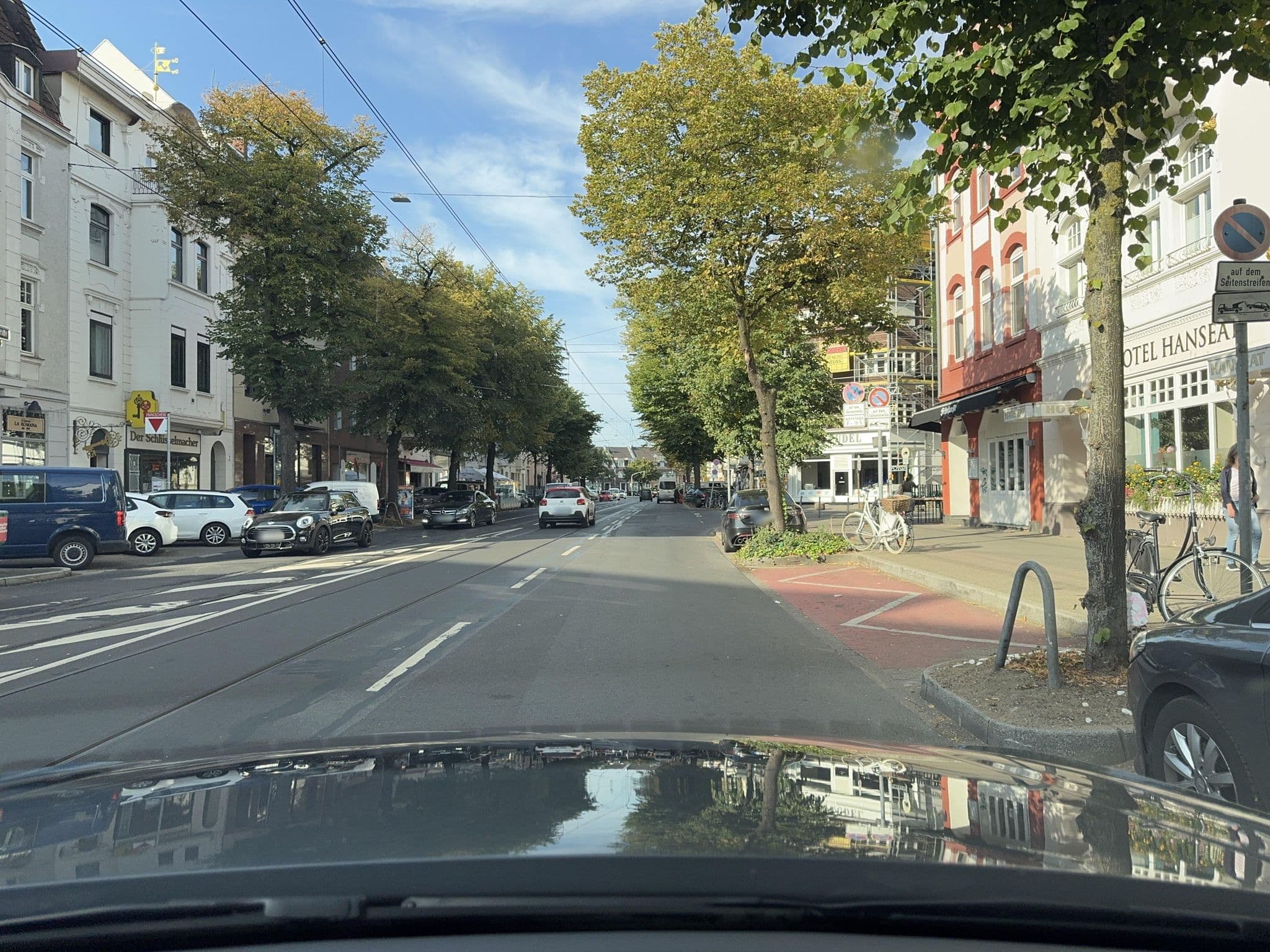 Street view near Hotel Hanseat Superior, Düsseldorf — © endradon (CC BY-SA · Mapillary)