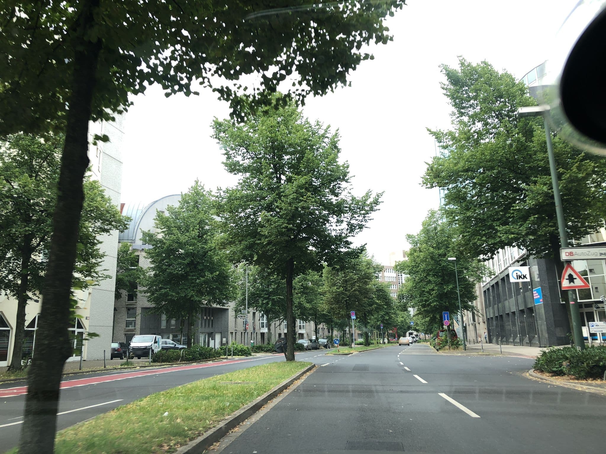 Street view near Hotel Ibis Düsseldorf Zentrum, Düsseldorf — © multimaze (CC BY-SA · Mapillary)