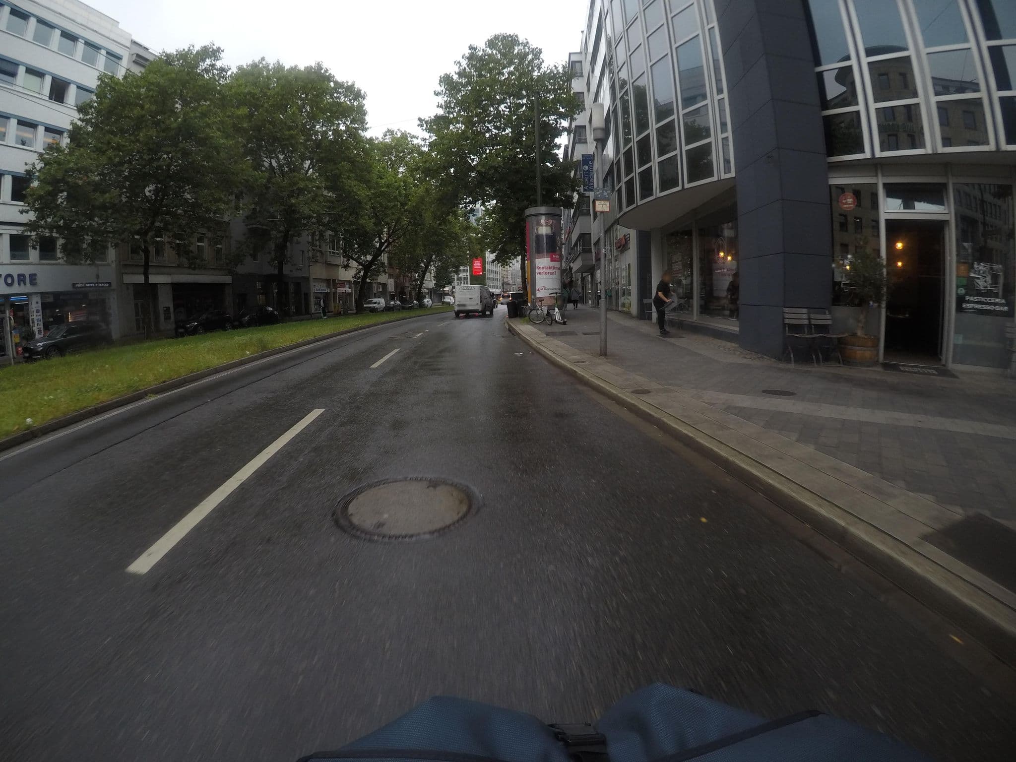 Street view near Graf-Adolf Apartments, Düsseldorf — © mfa (CC BY-SA · Mapillary)