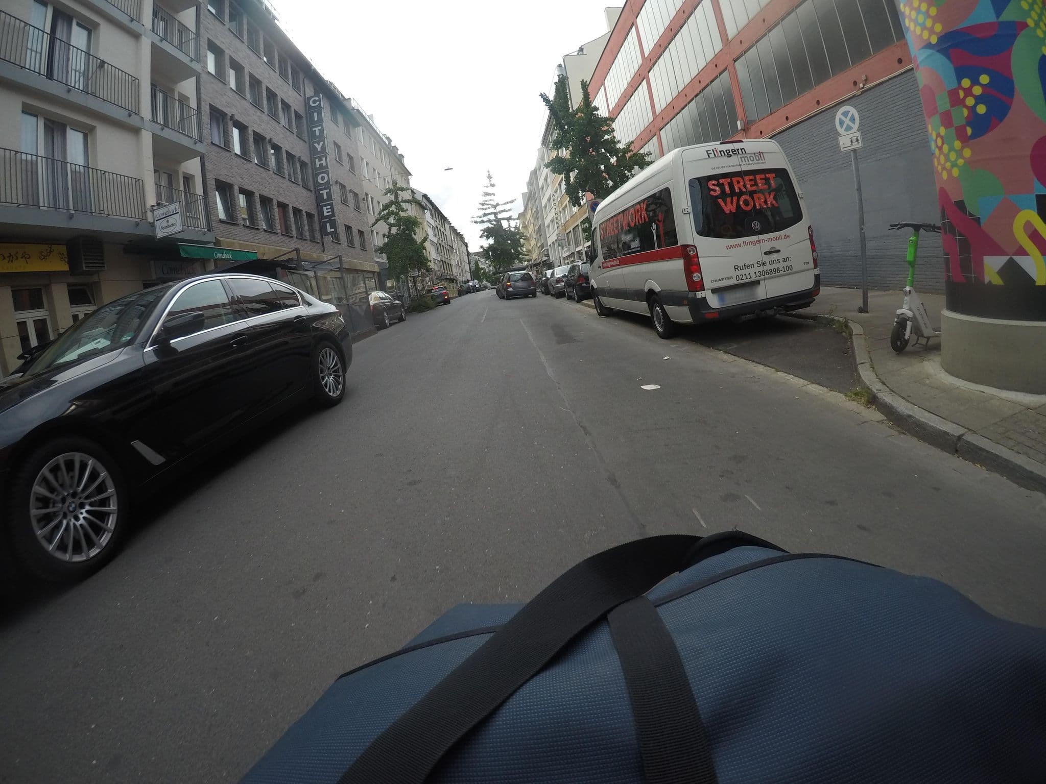 Street view near Burns Apartments, Düsseldorf — © mfa (CC BY-SA · Mapillary)