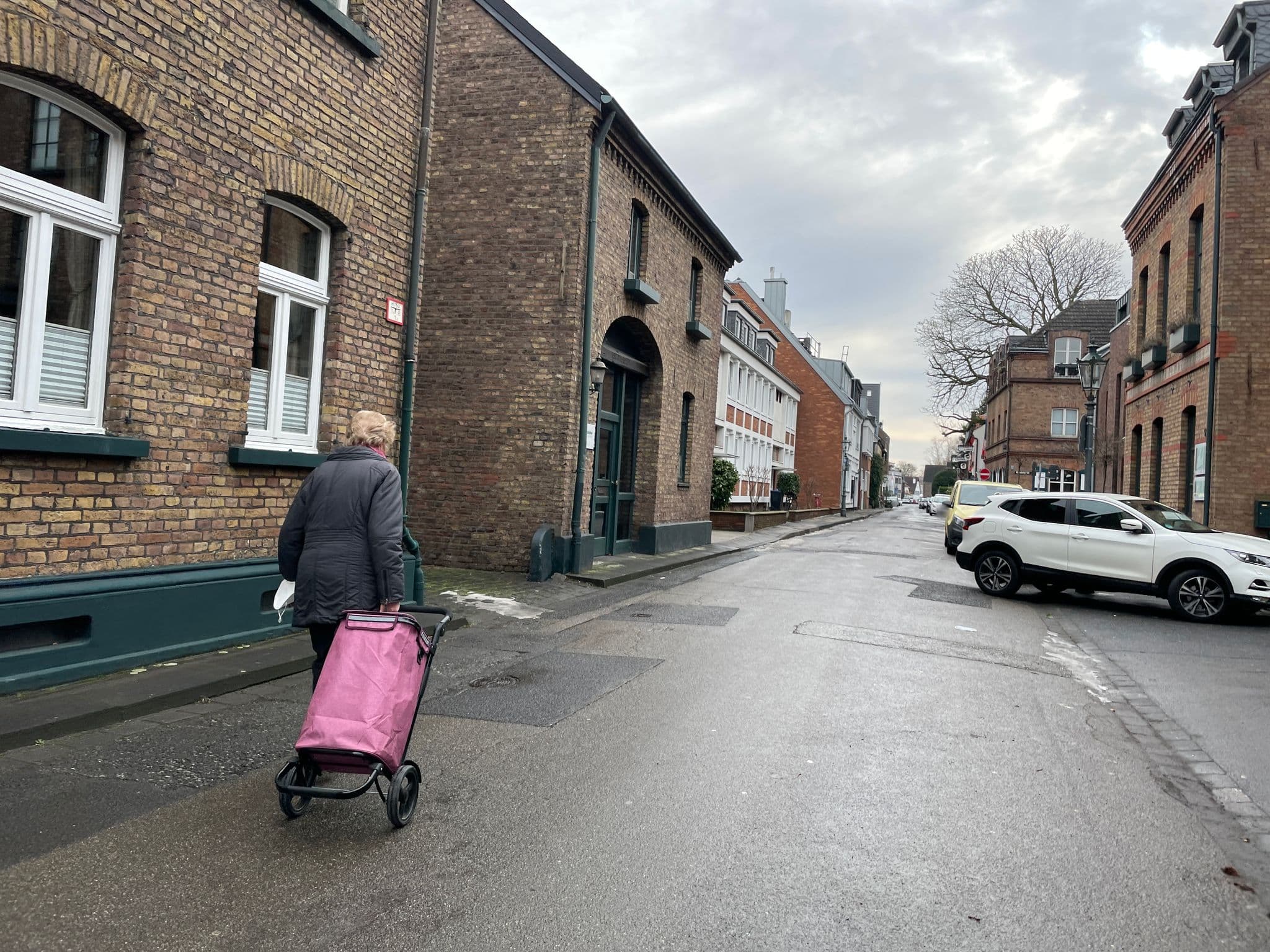 Street view near Top International Hotels, Düsseldorf-Pempelfort — © multimaze (CC BY-SA · Mapillary)