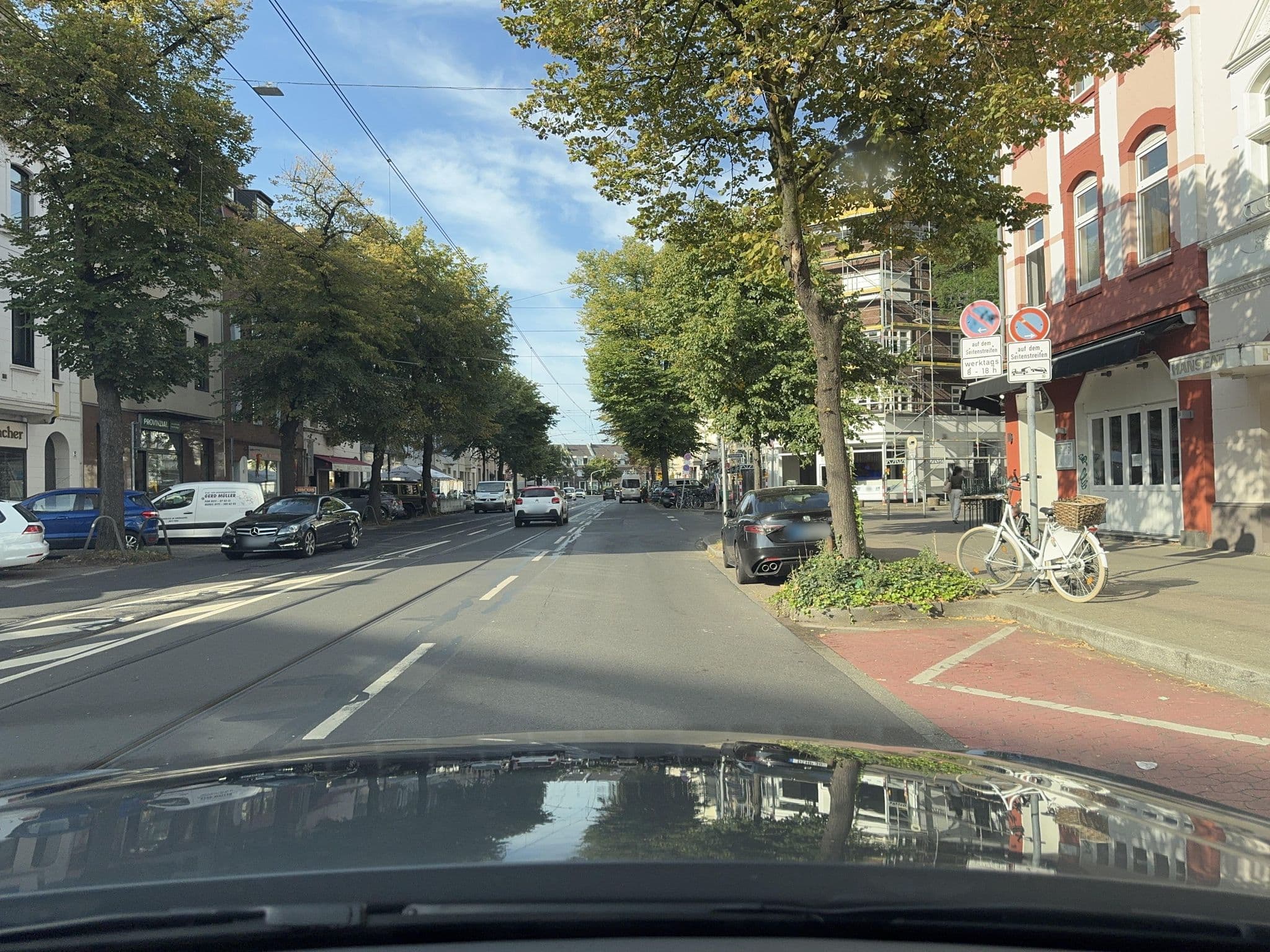 Street view near Hanseat Hotel Düsseldorf, Düsseldorf — © endradon (CC BY-SA · Mapillary)