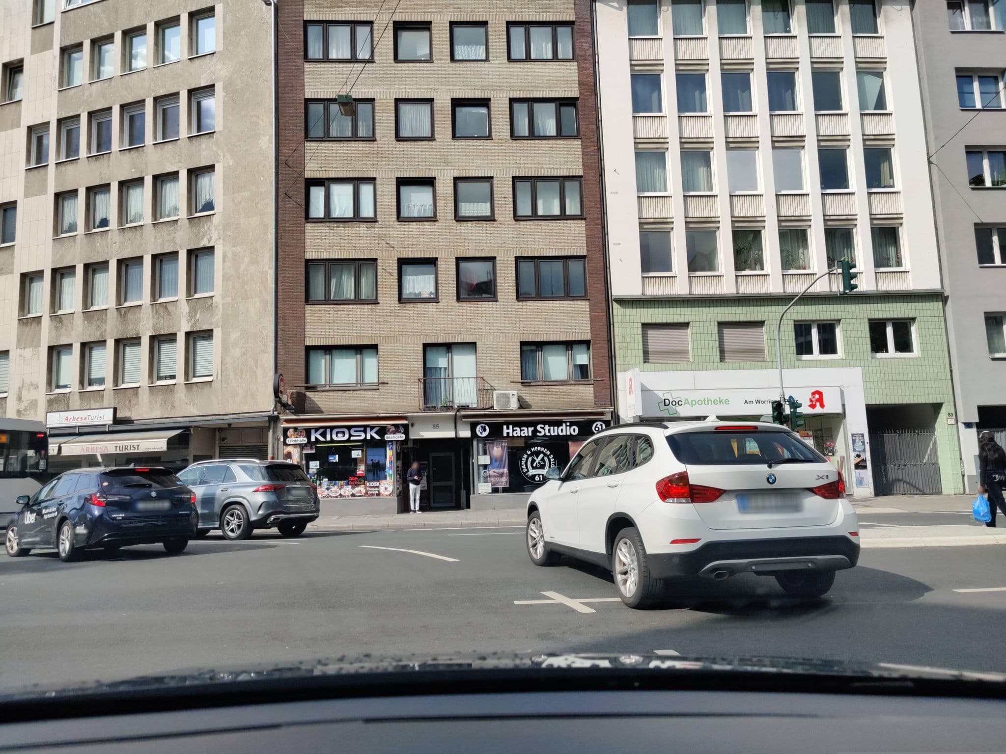 Street view near Hotel Paris, Düsseldorf — © littlefool (CC BY-SA · Mapillary)