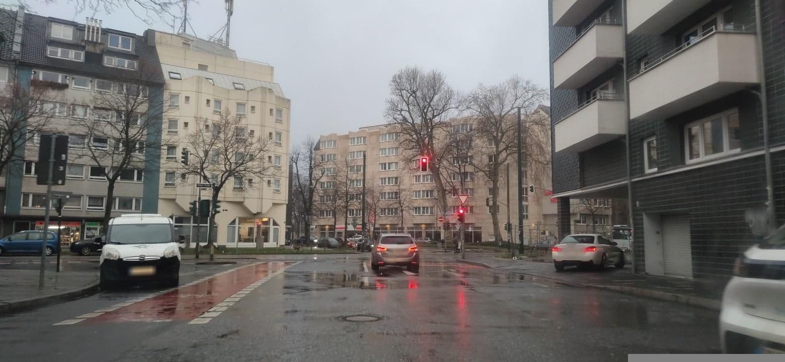 Street view near My Sweet Home Düsseldorf, Düsseldorf — © hiwi234 (CC BY-SA · Mapillary)