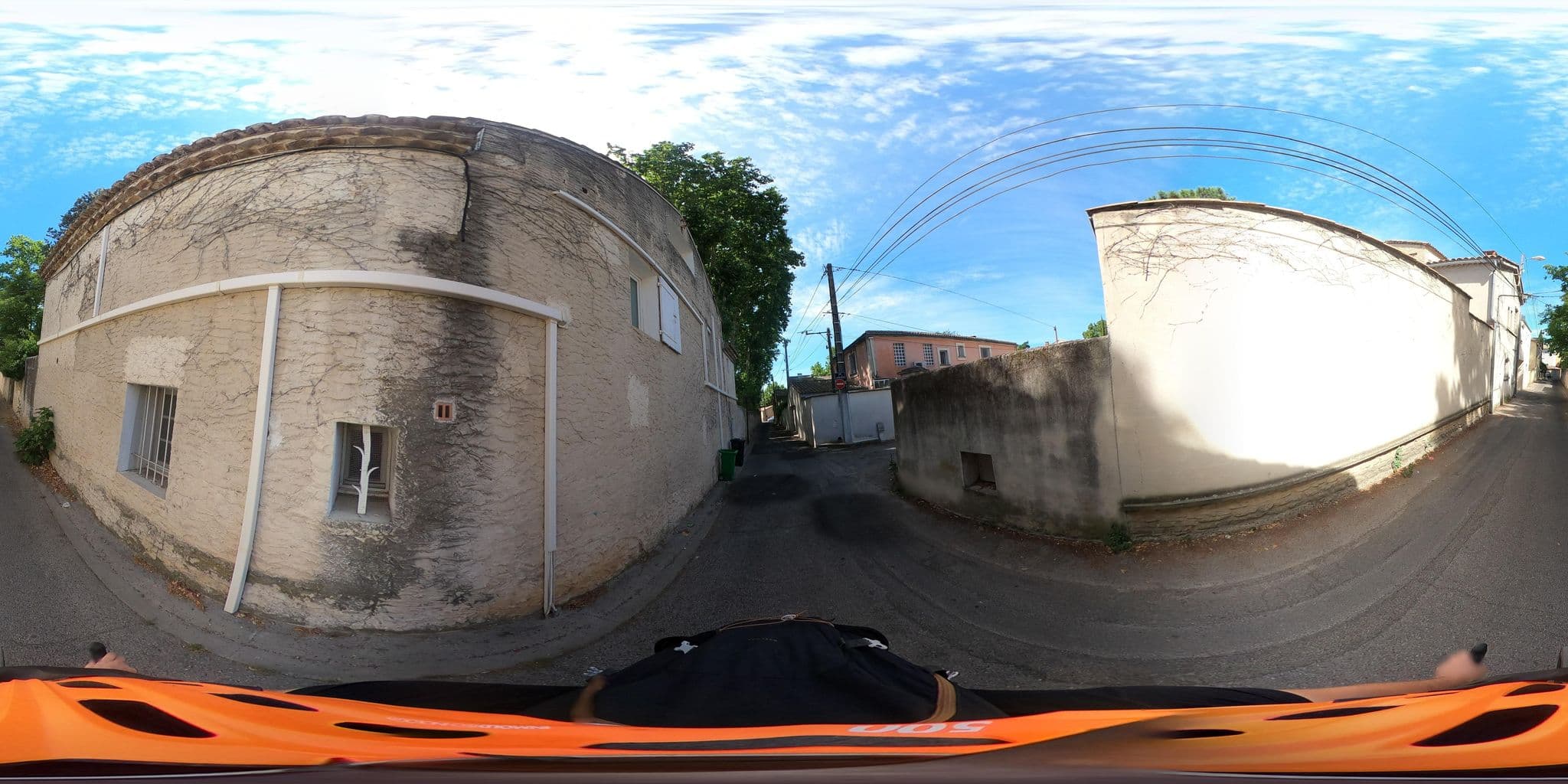Street view near Hostellerie le Frênes, Montfavet — © alexavignon (CC BY-SA · Mapillary)