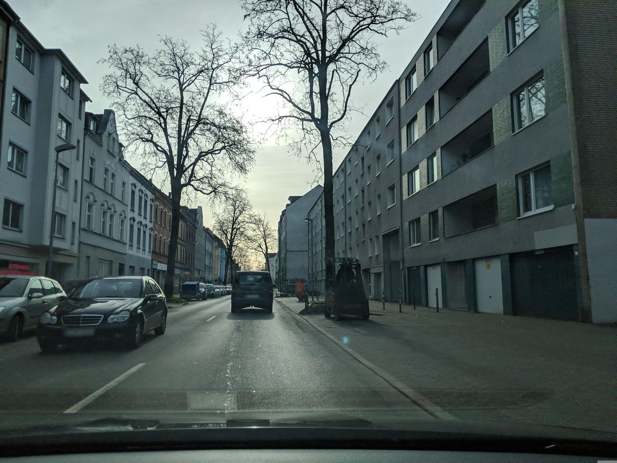 Street view near Hotel Am Rather Kreuzweg, Düsseldorf-Pempelfort — © littlefool (CC BY-SA · Mapillary)