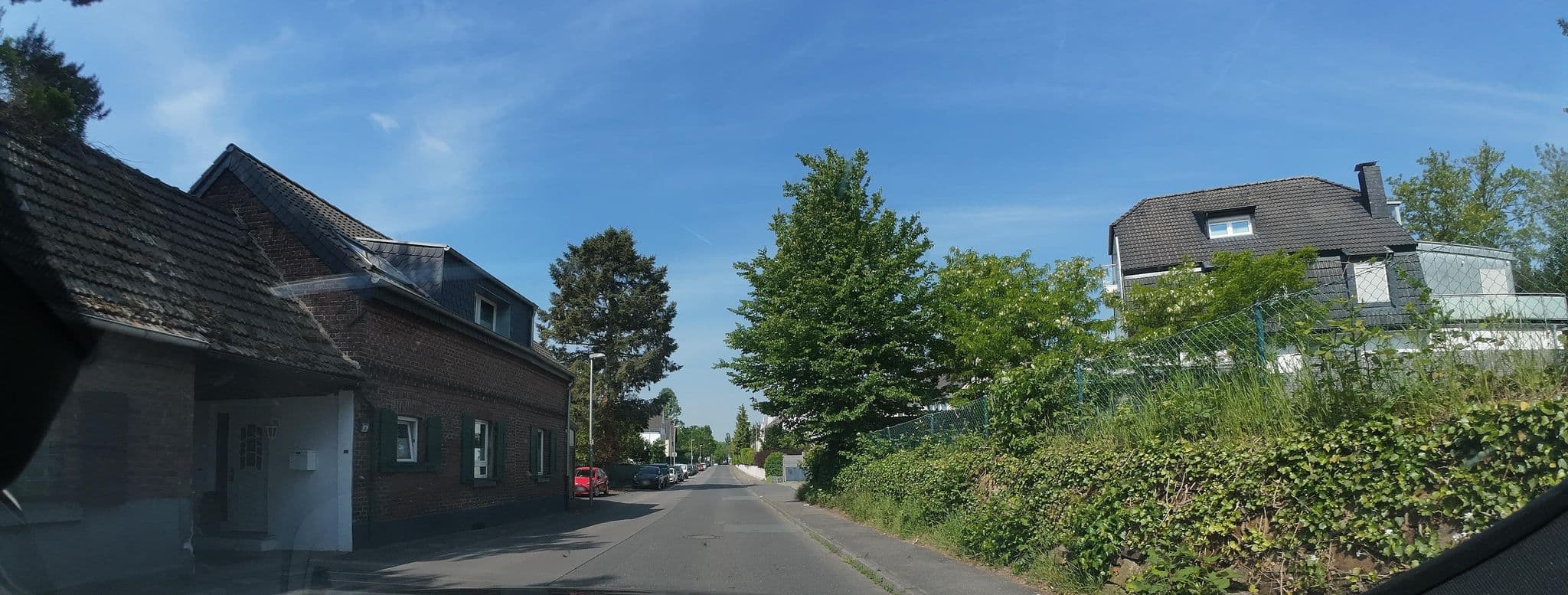 Street view near Hotel Lohausen Inh. Nickel, Meerbusch — © teddy73 (CC BY-SA · Mapillary)