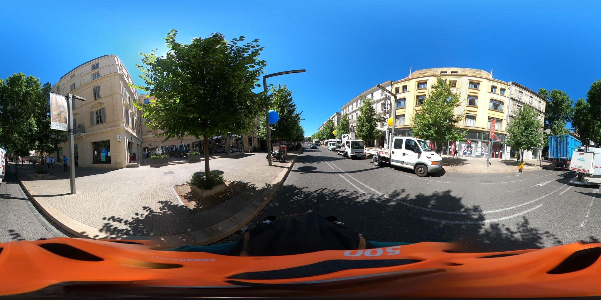 Street view near Hôtel Bistrol, Avignon — © alexavignon (CC BY-SA · Mapillary)