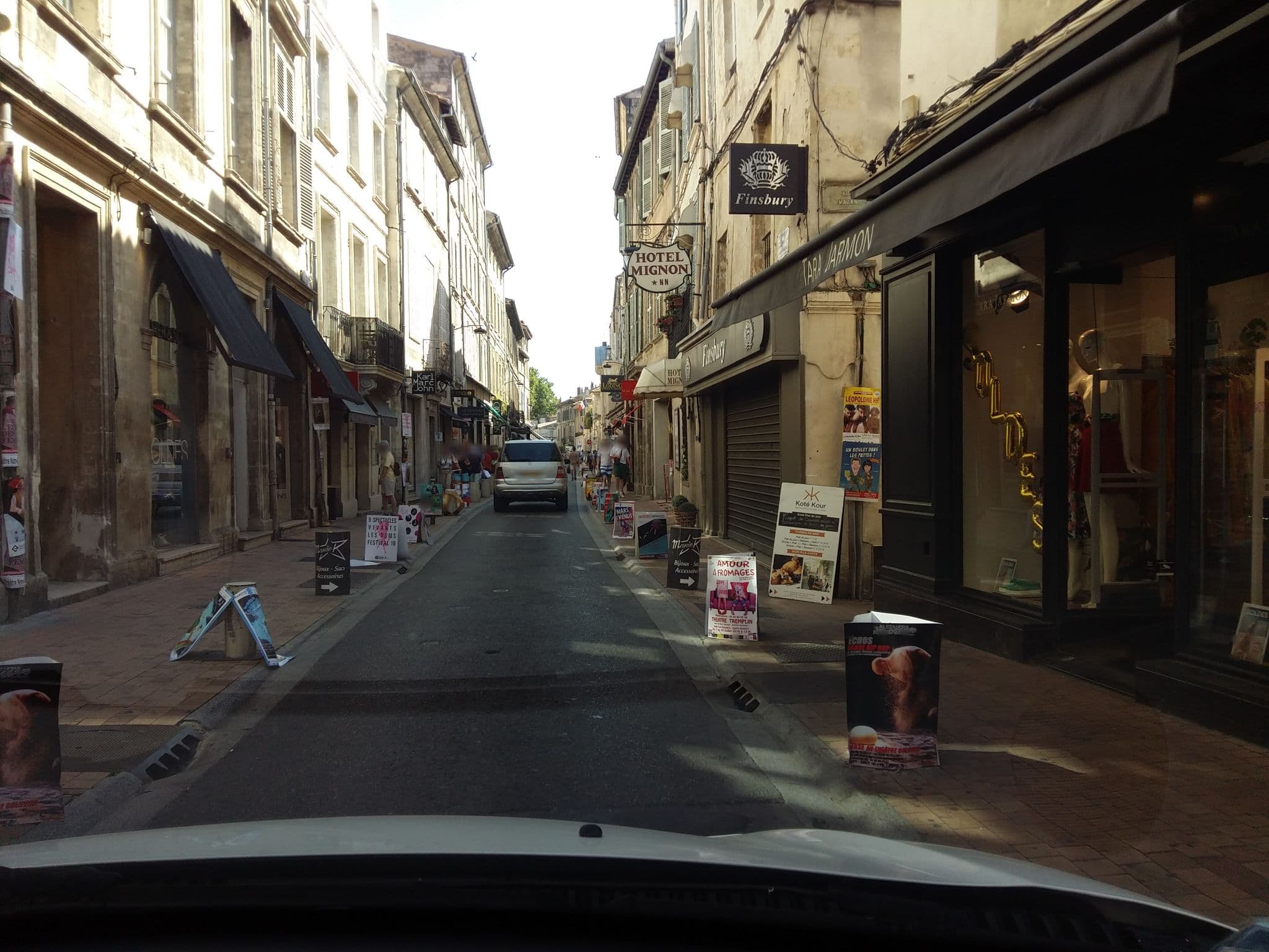 Street view near Hôtel Mignon, Avignon — © zimmy (CC BY-SA · Mapillary)