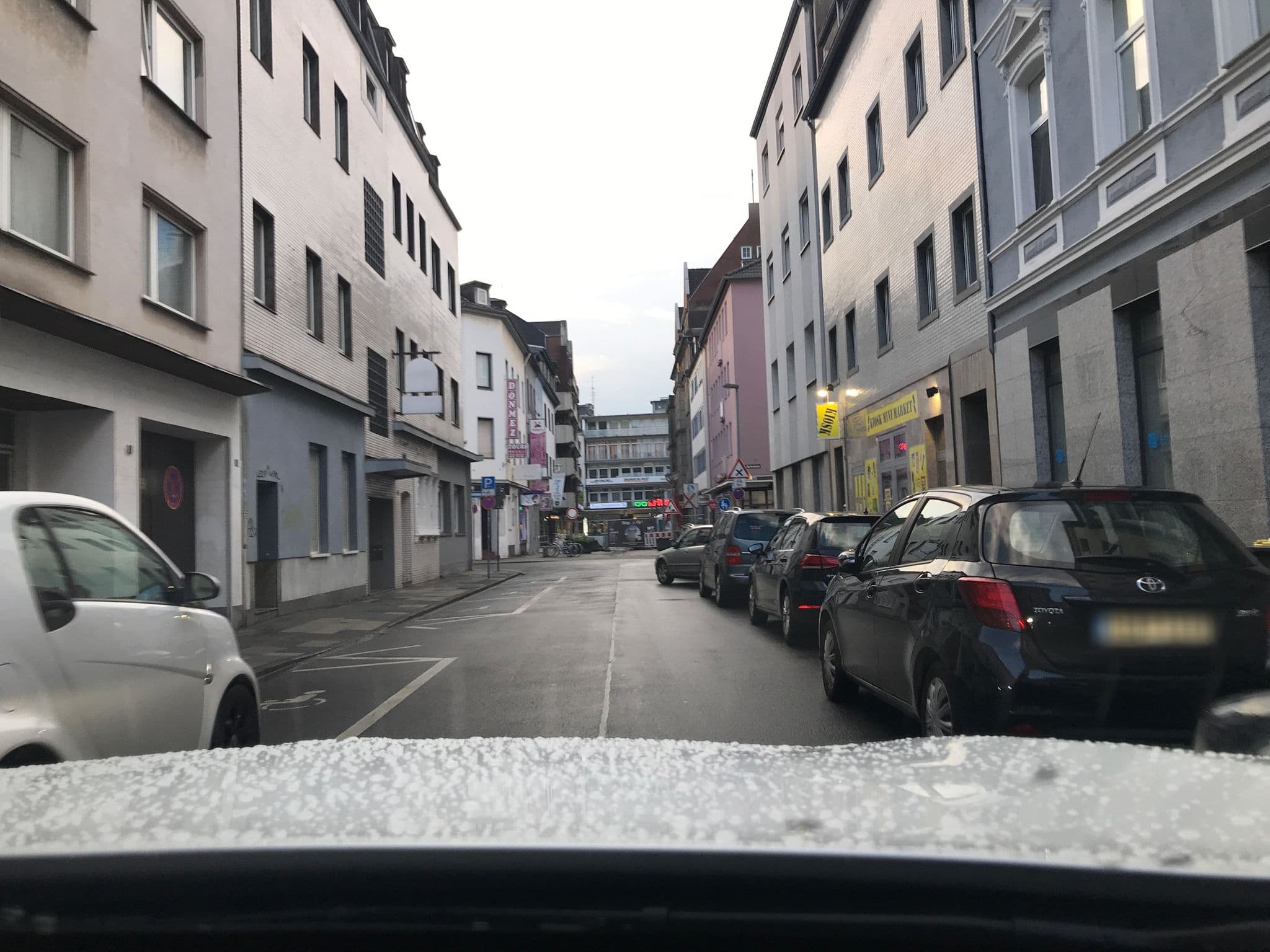Street view near Hotel Plaza GmbH, Duisburg — © saschahaberkorn (CC BY-SA · Mapillary)