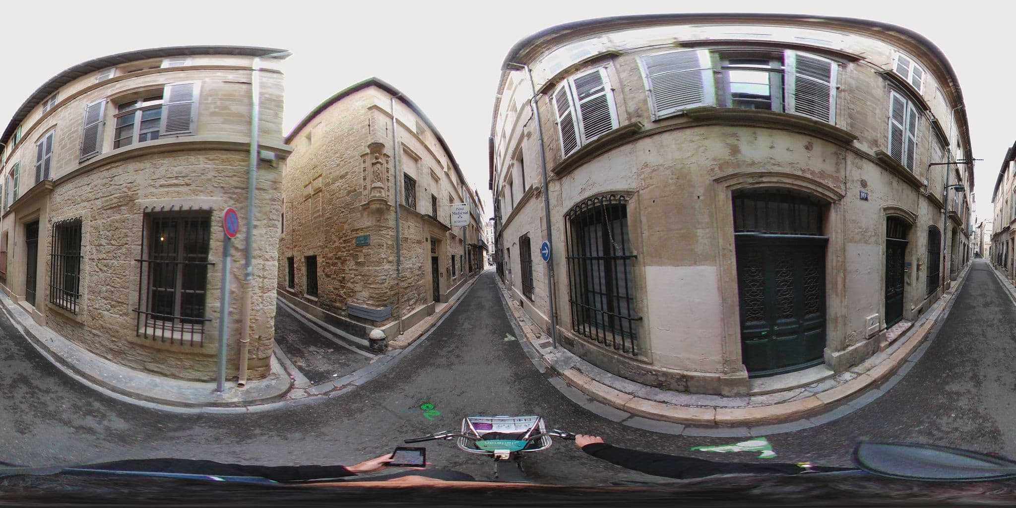 Street view near Hôtel Médiéval, Avignon — © zimmy (CC BY-SA · Mapillary)