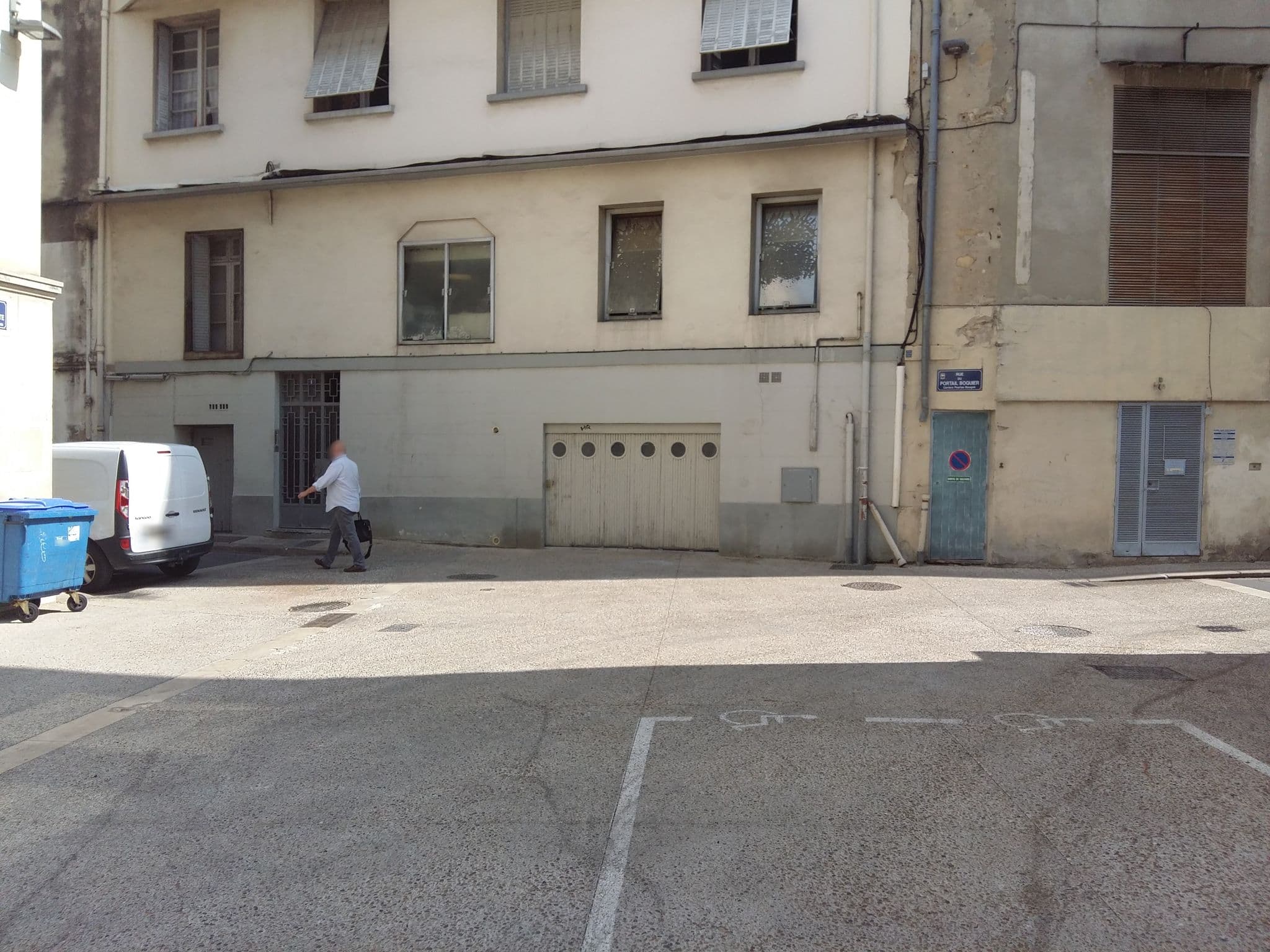 Street view near Hôtel Boquier, Avignon — © zimmy (CC BY-SA · Mapillary)