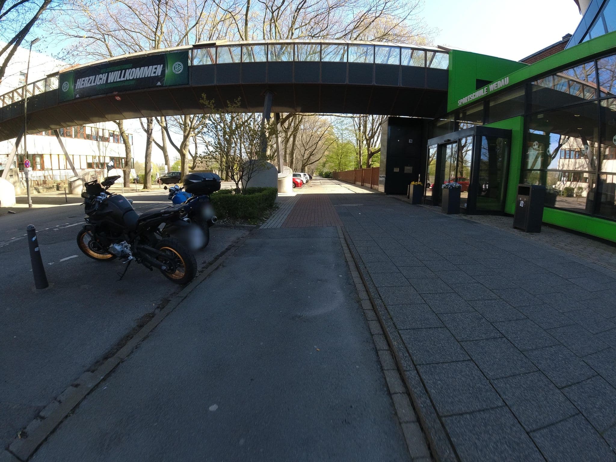 Street view near Quin's & Guillaume's, Hochfeld — © ralrei (CC BY-SA · Mapillary)