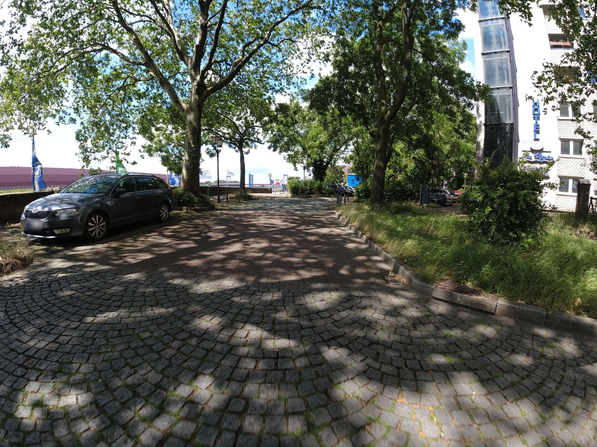 Street view near Hotel La Vigie, Meiderich — © ralrei (CC BY-SA · Mapillary)