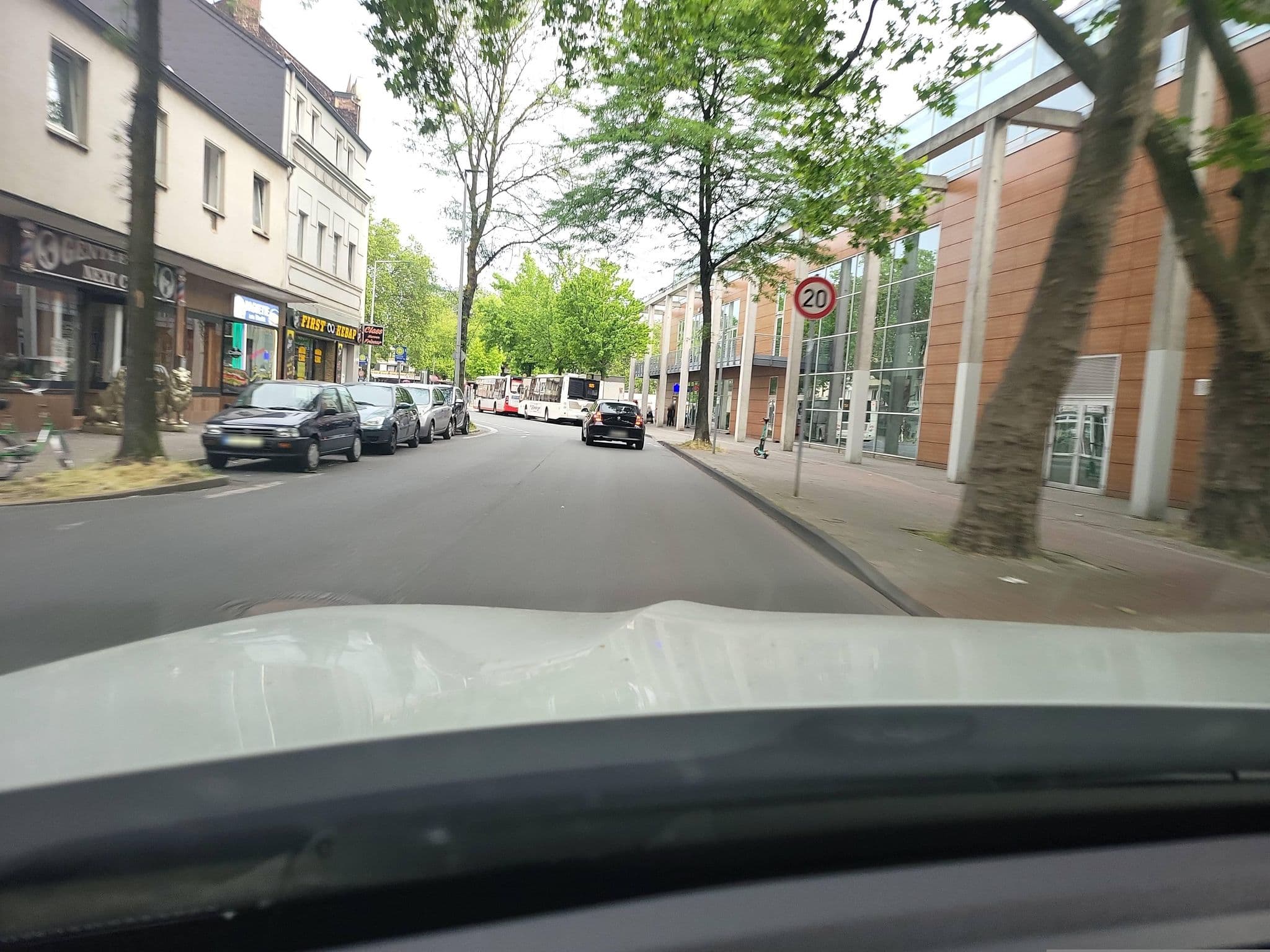 Street view near Hotel Deutsches Haus, Rheinhausen — © DerMaster0815 (CC BY-SA · Mapillary)