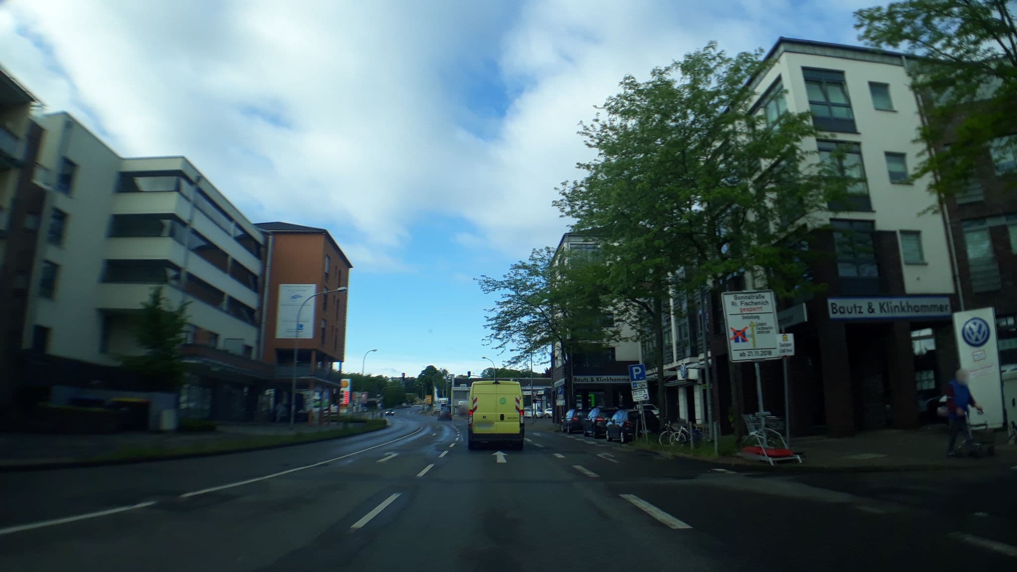 Street view near Hotel Haus Sachsen, Hürth — © tobiasreg (CC BY-SA · Mapillary)