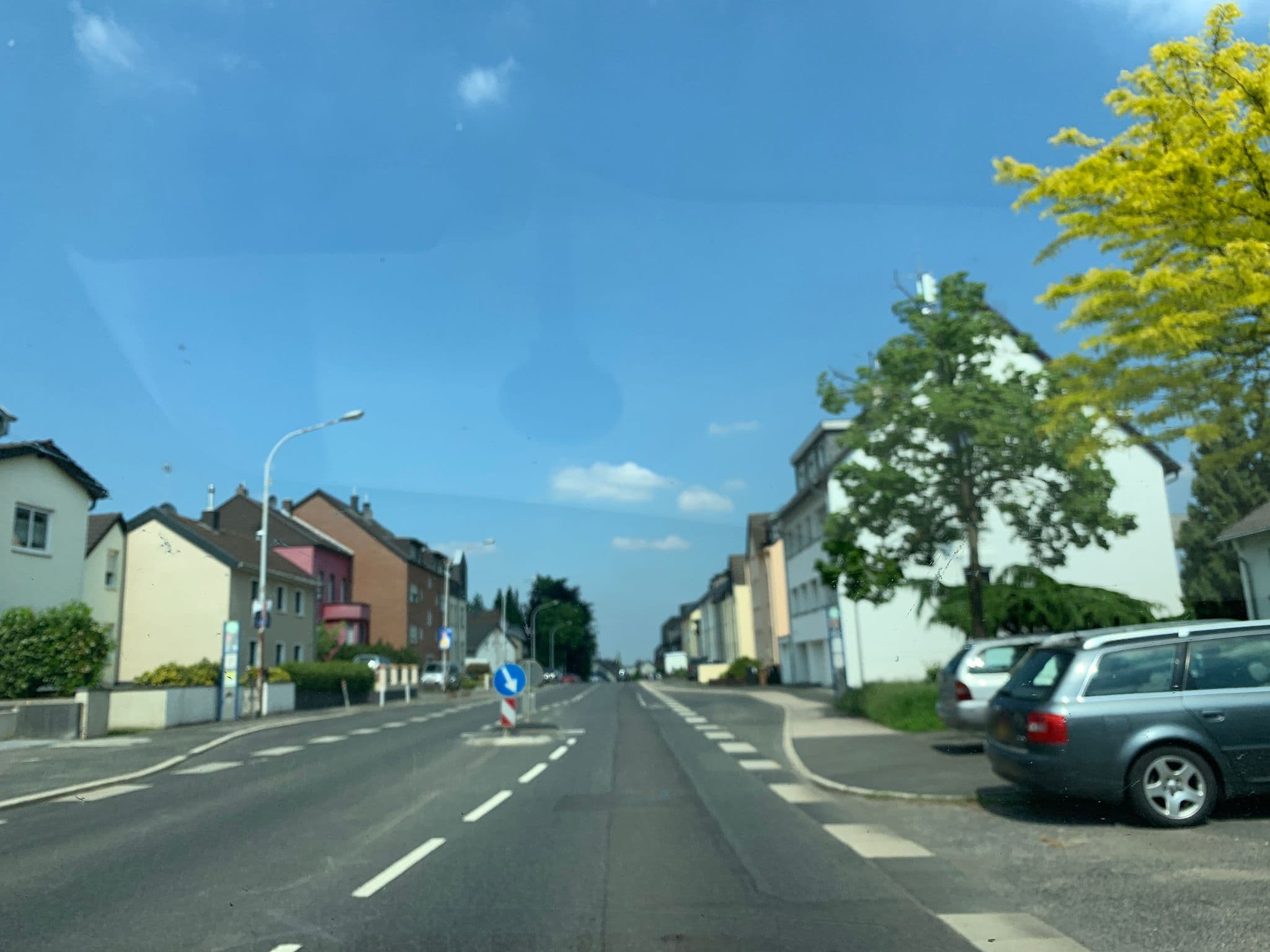 Street view near Restaurant Pension Zur Guten Quelle, Brühl — © noel (CC BY-SA · Mapillary)